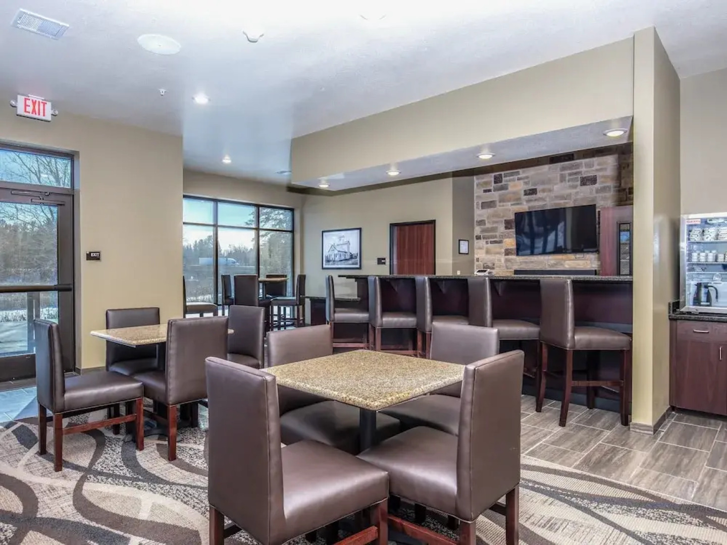 Cobblestone Hotel & Suites - Rhinelander