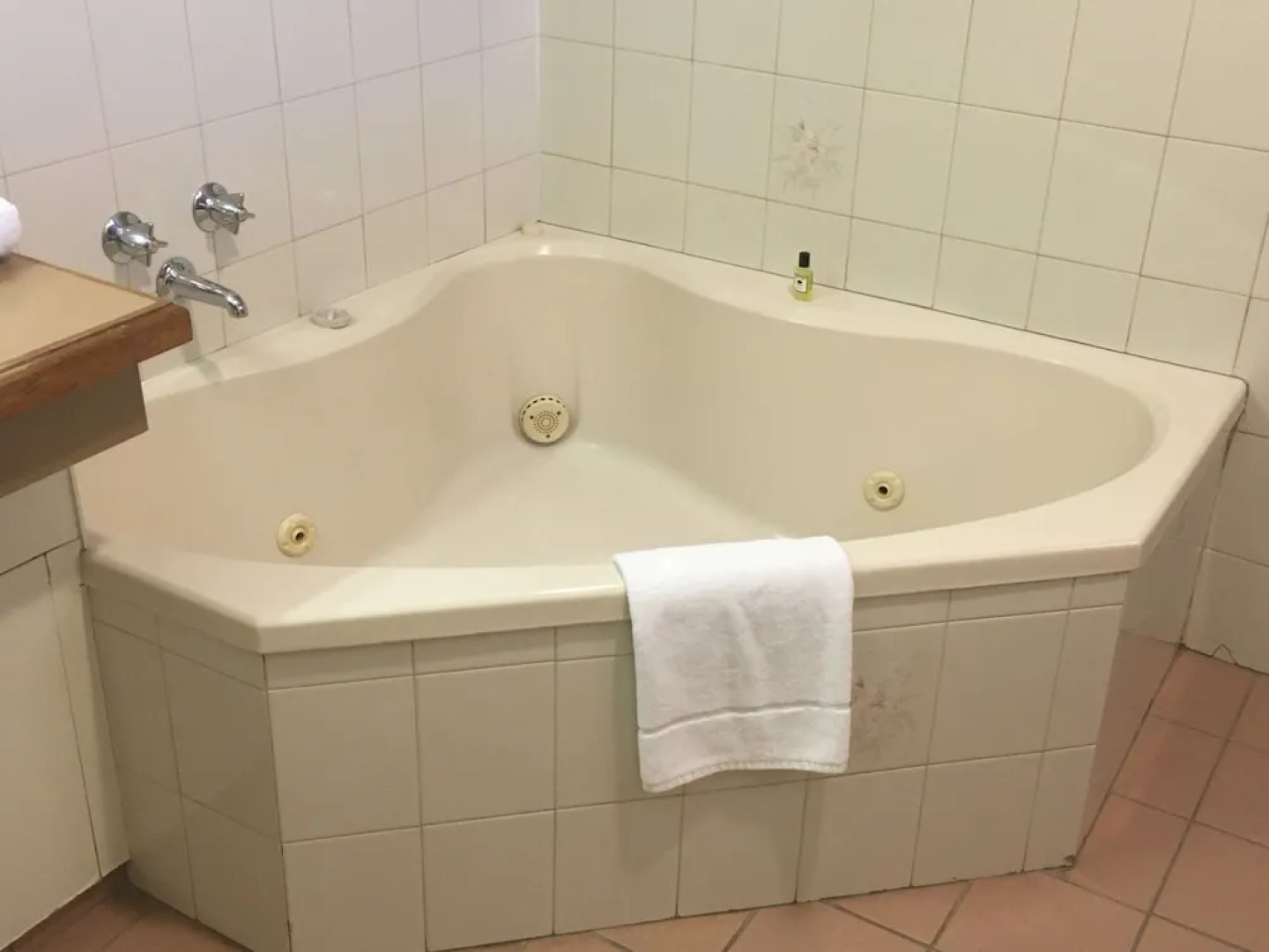 Magdala Motor Lodge & Lakeside Restaurant