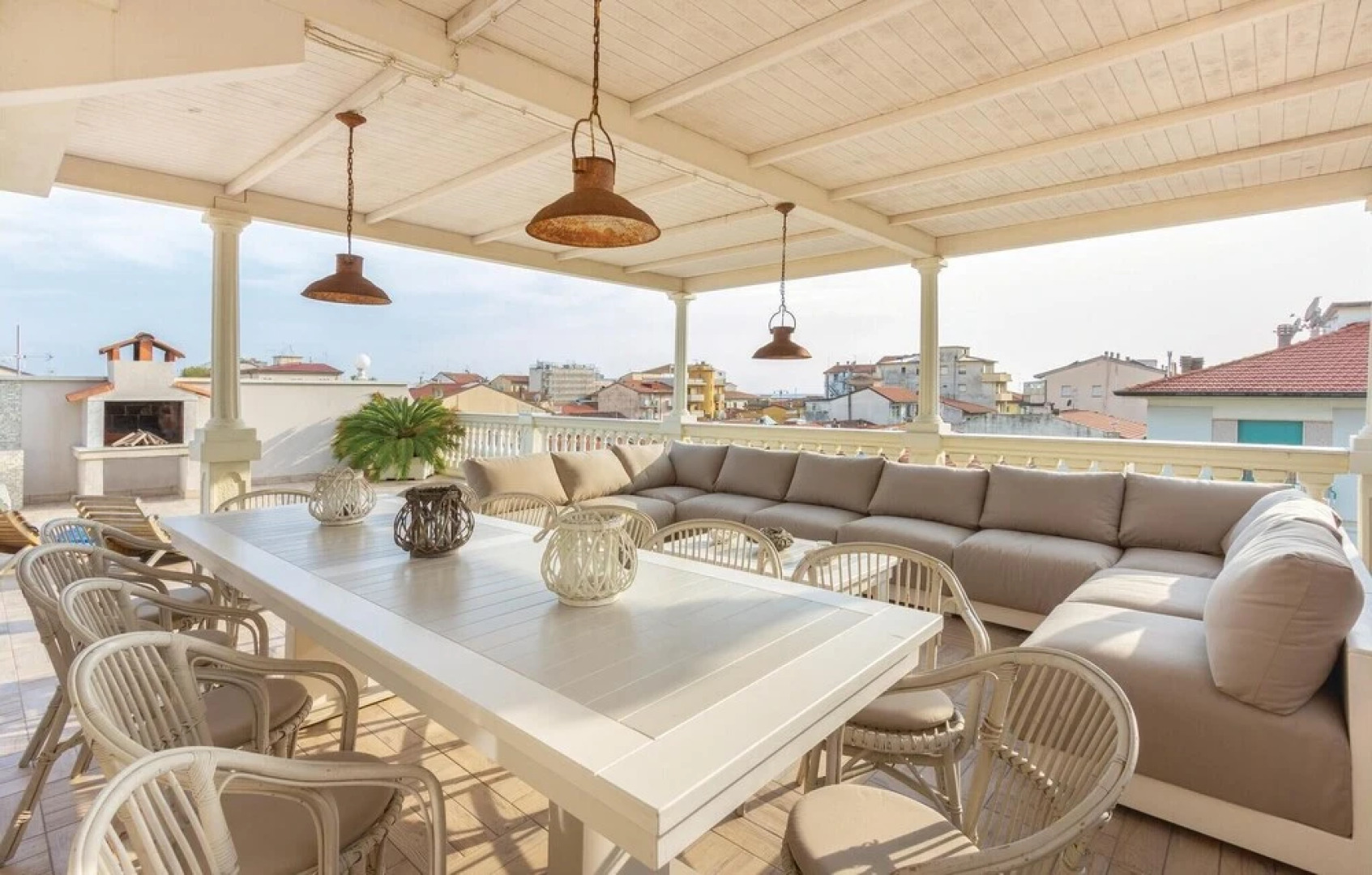 Beautiful Apartment in Viareggio With 3 Bedrooms, Jacuzzi and Sauna