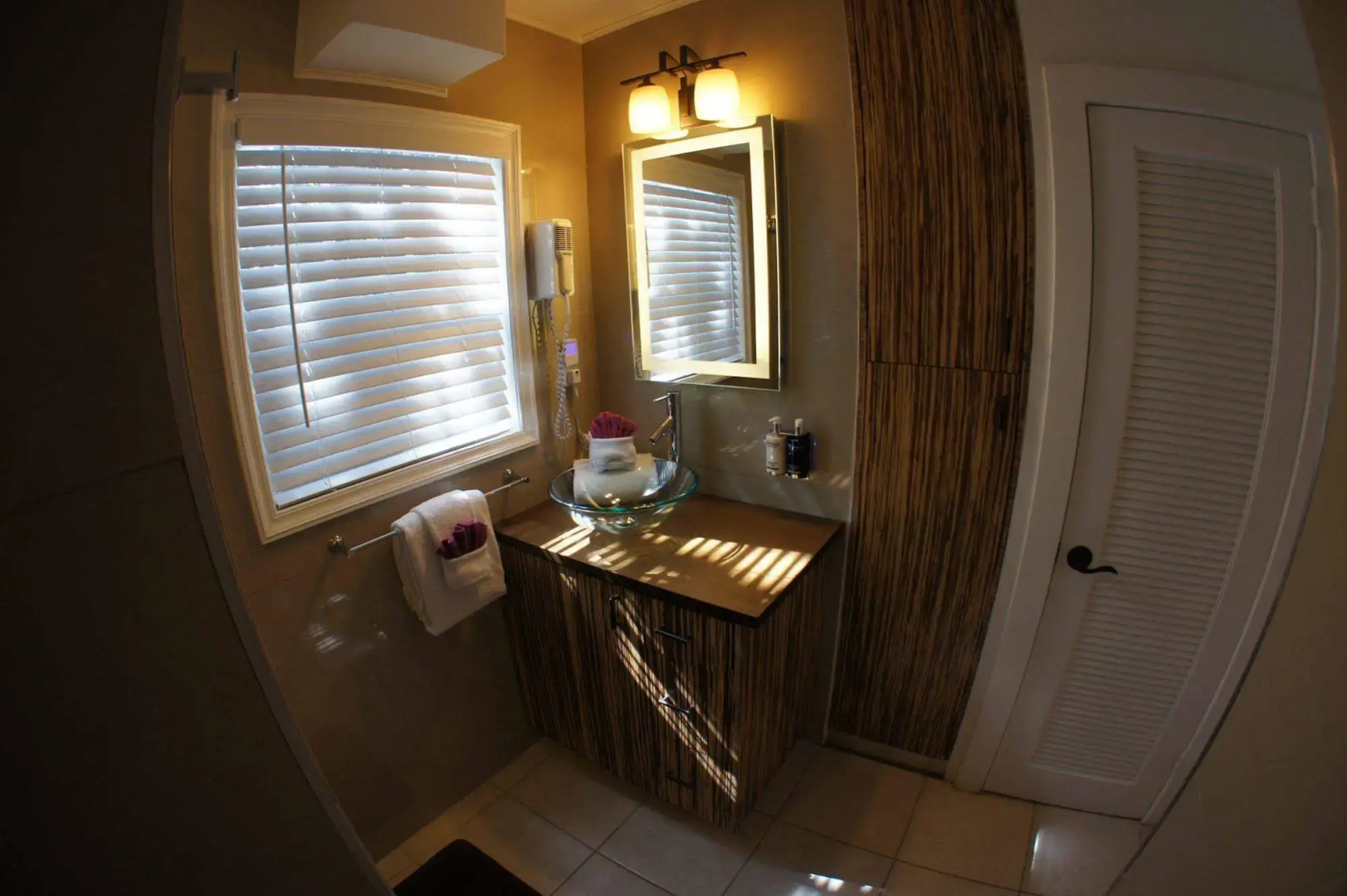 Seascape Tropical Inn - Adult Exclusive