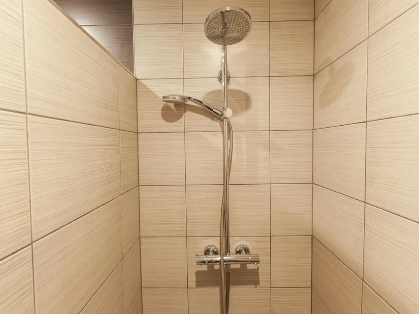 Quiet Cottage near Woods