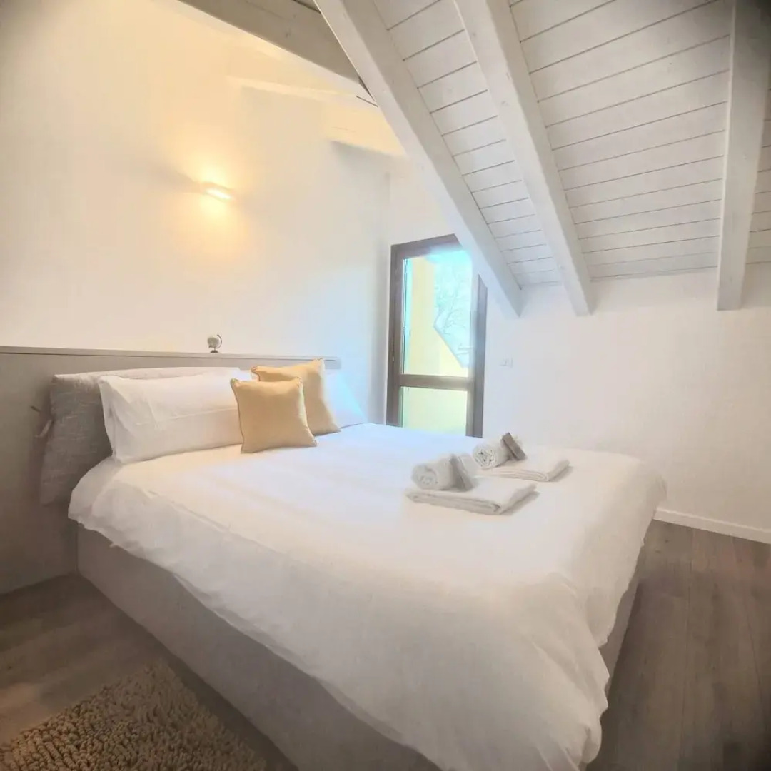 Modern Viggiù Suite Home