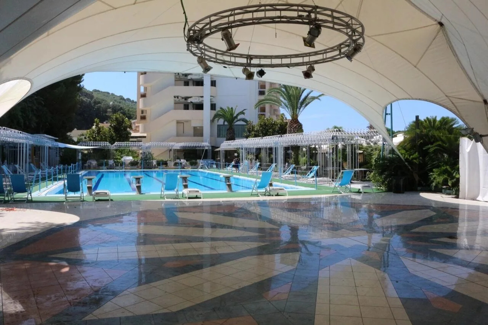 Отель Mirasole International