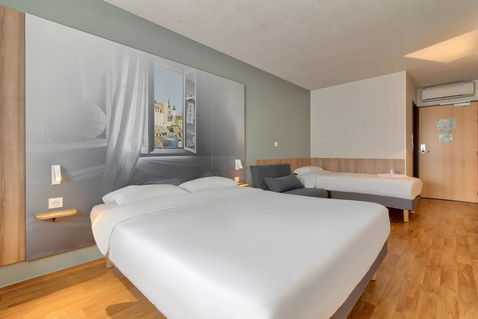 B&B HOTEL Pau Lescar