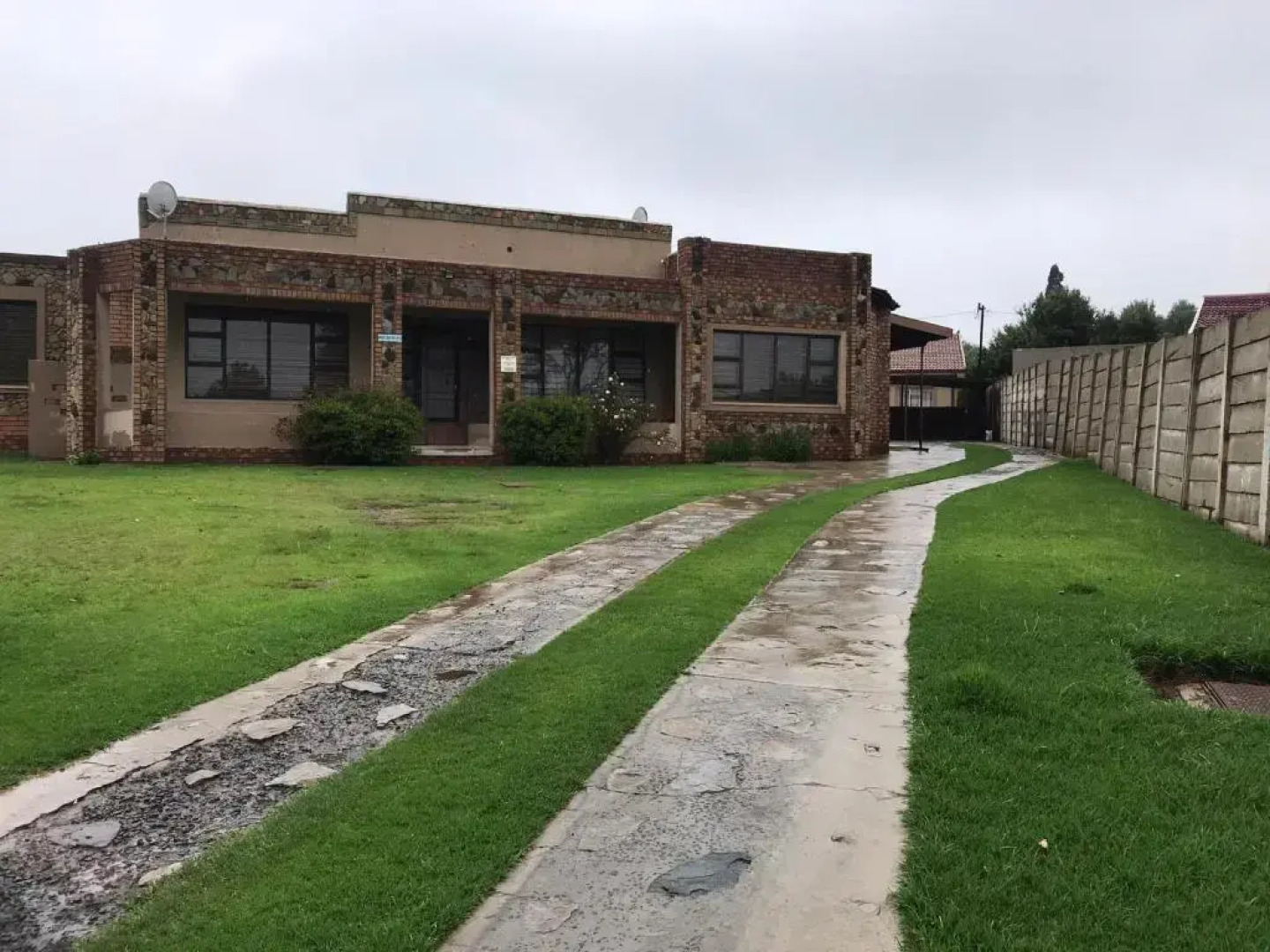 Vqs Guesthouse (Adults Only)