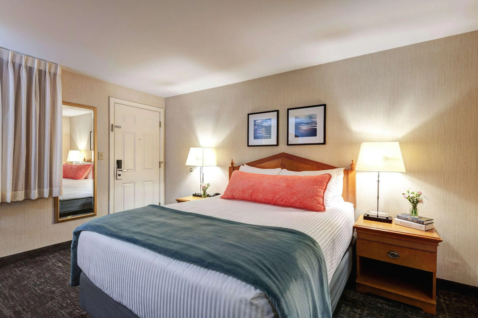 Port Inn and Suites Portsmouth, an Ascend Collection Hotel