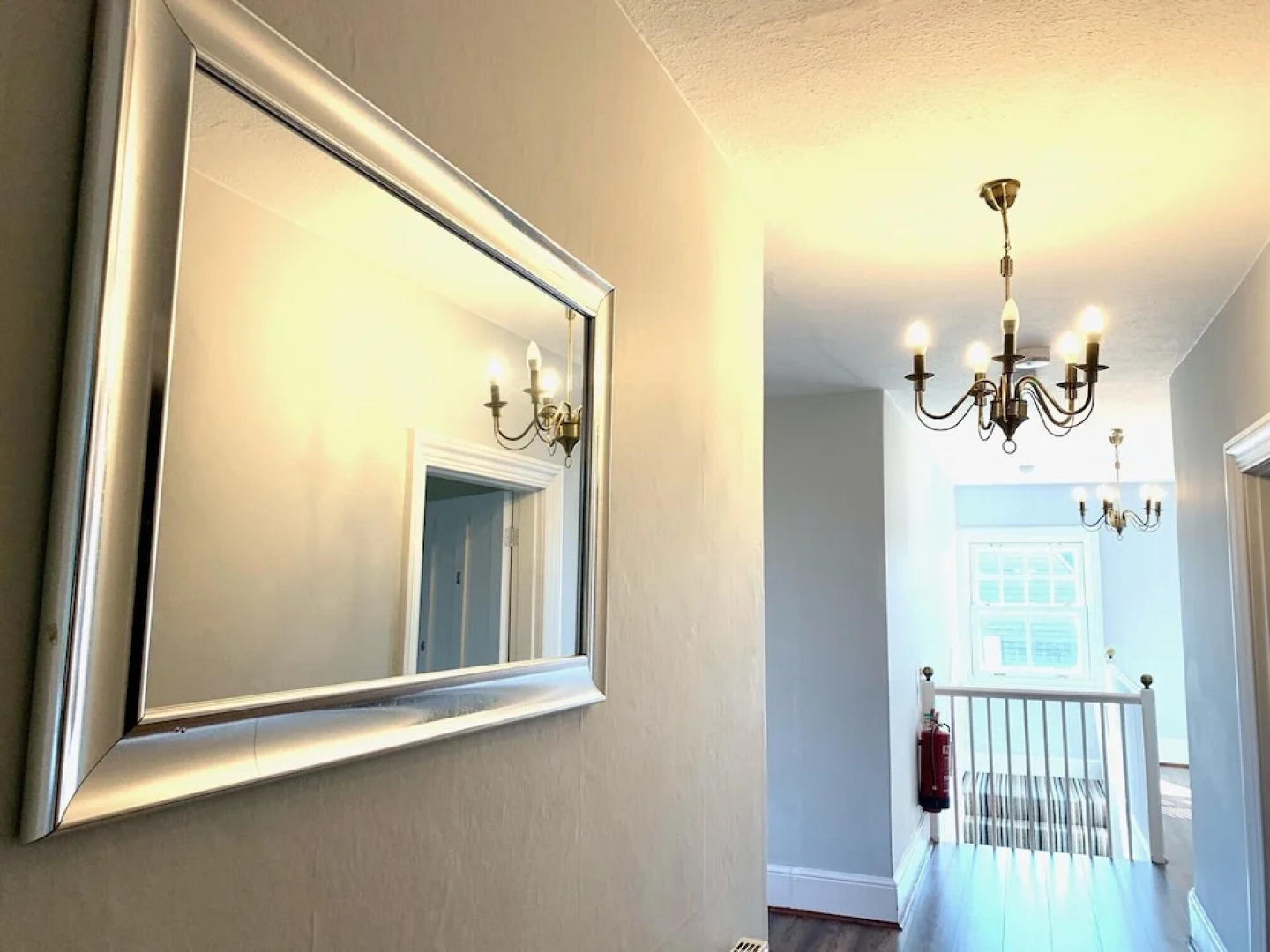 The Farmhouse - Sleeps 12 With Private Grounds