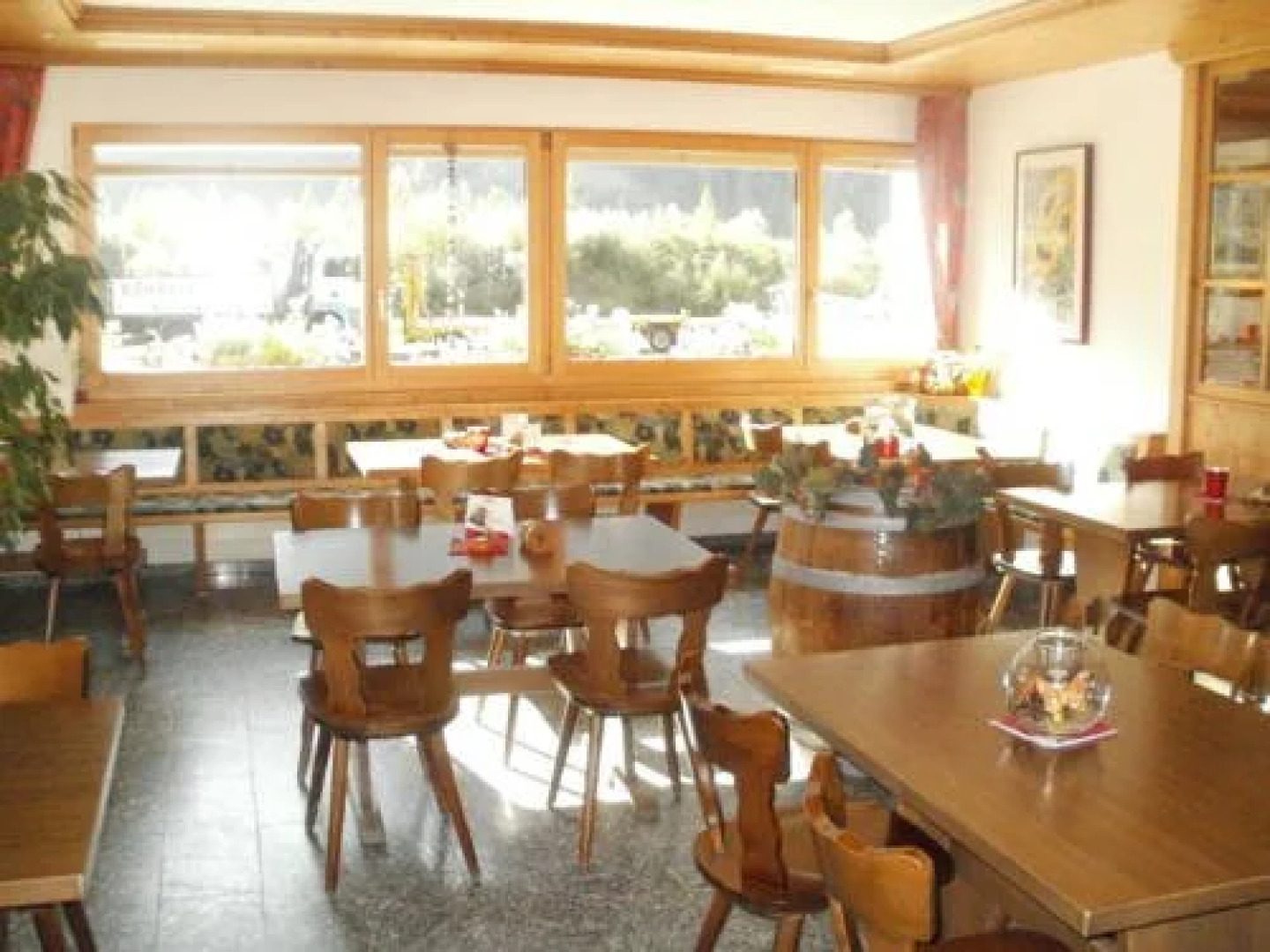 Restaurant Hole in One