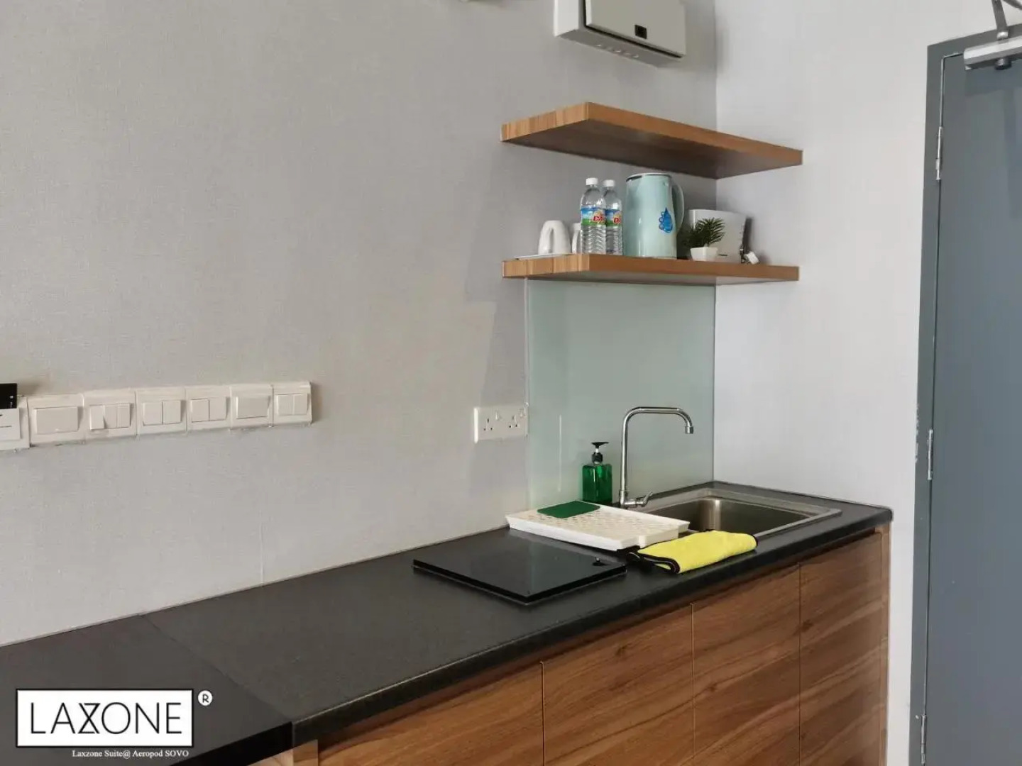 Aeropod Studio- Laxzone Suite