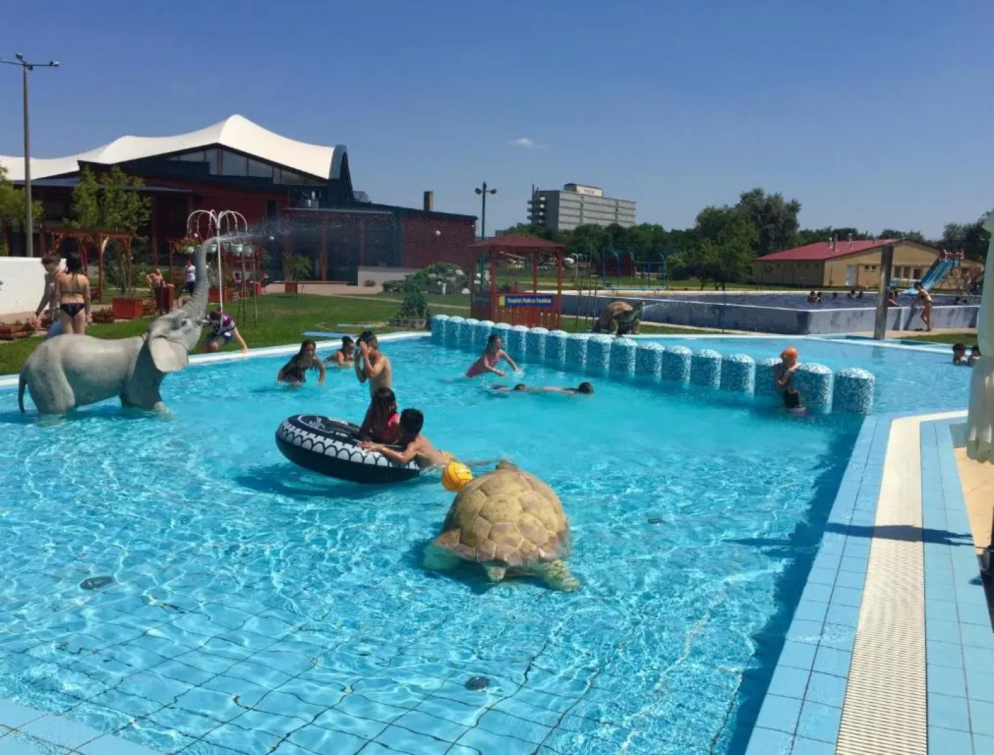 Akácliget Gyógy-és Strandfürdő