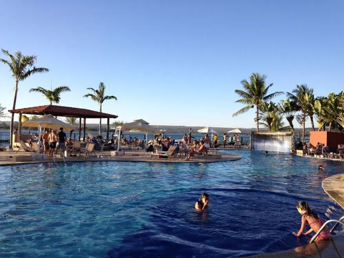 Lake Side Apart Hotel