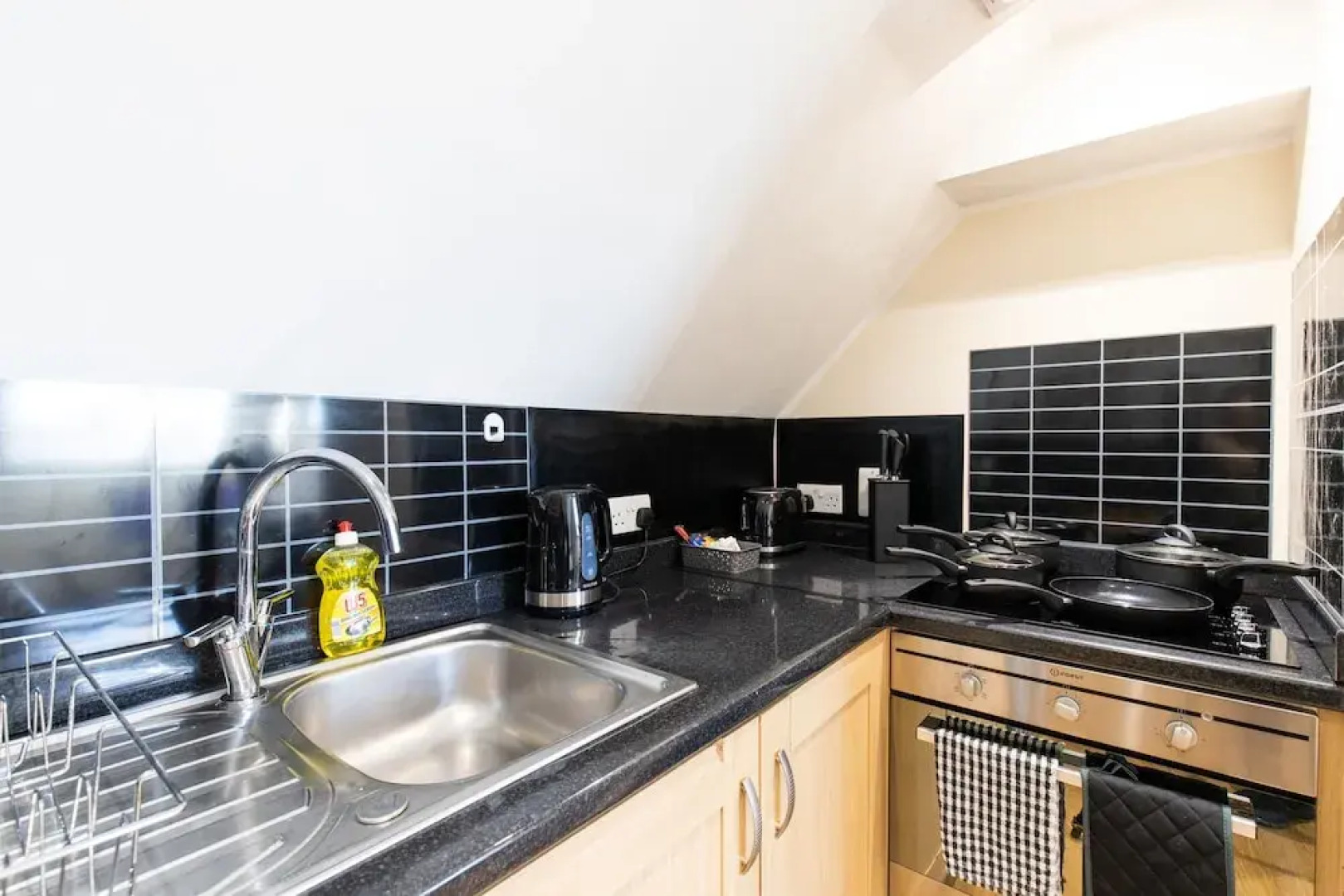 Velvet 2-bedroom Apartment Clock House - Hoddesdon