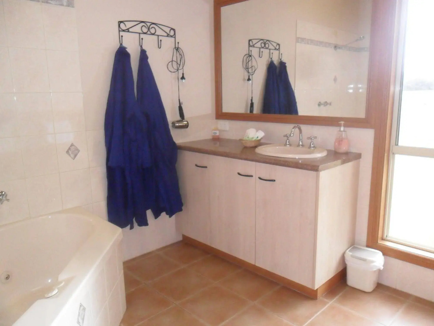 Halls Haven Holiday Units