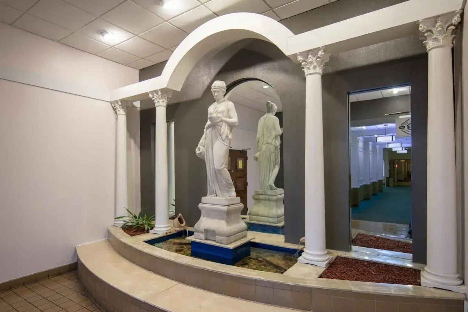 Clarion Hotel & Convention Center