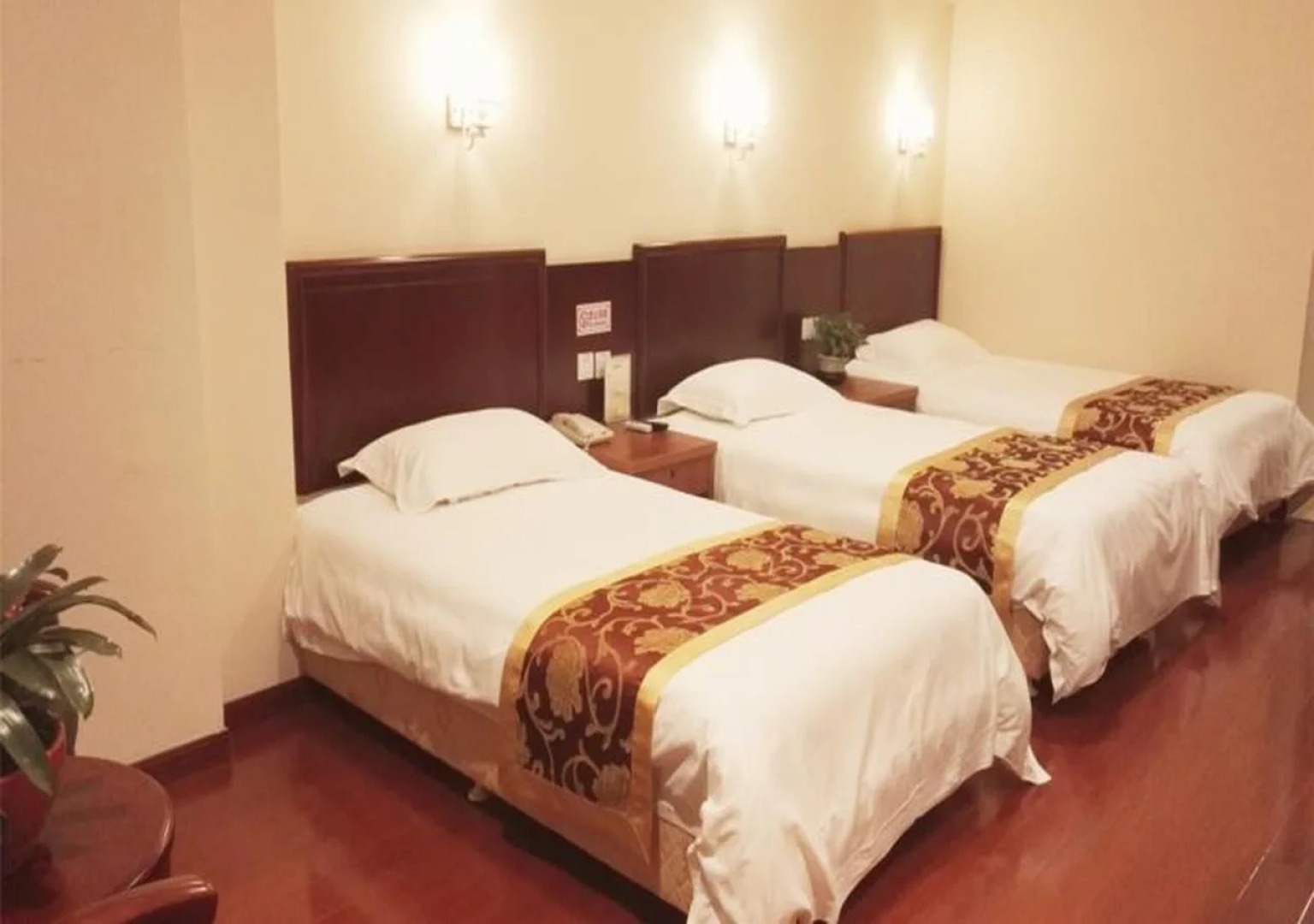 GreenTree Inn ZhangJiaKou Qiaoxi District WuYi East Street JianXing Express Hotel