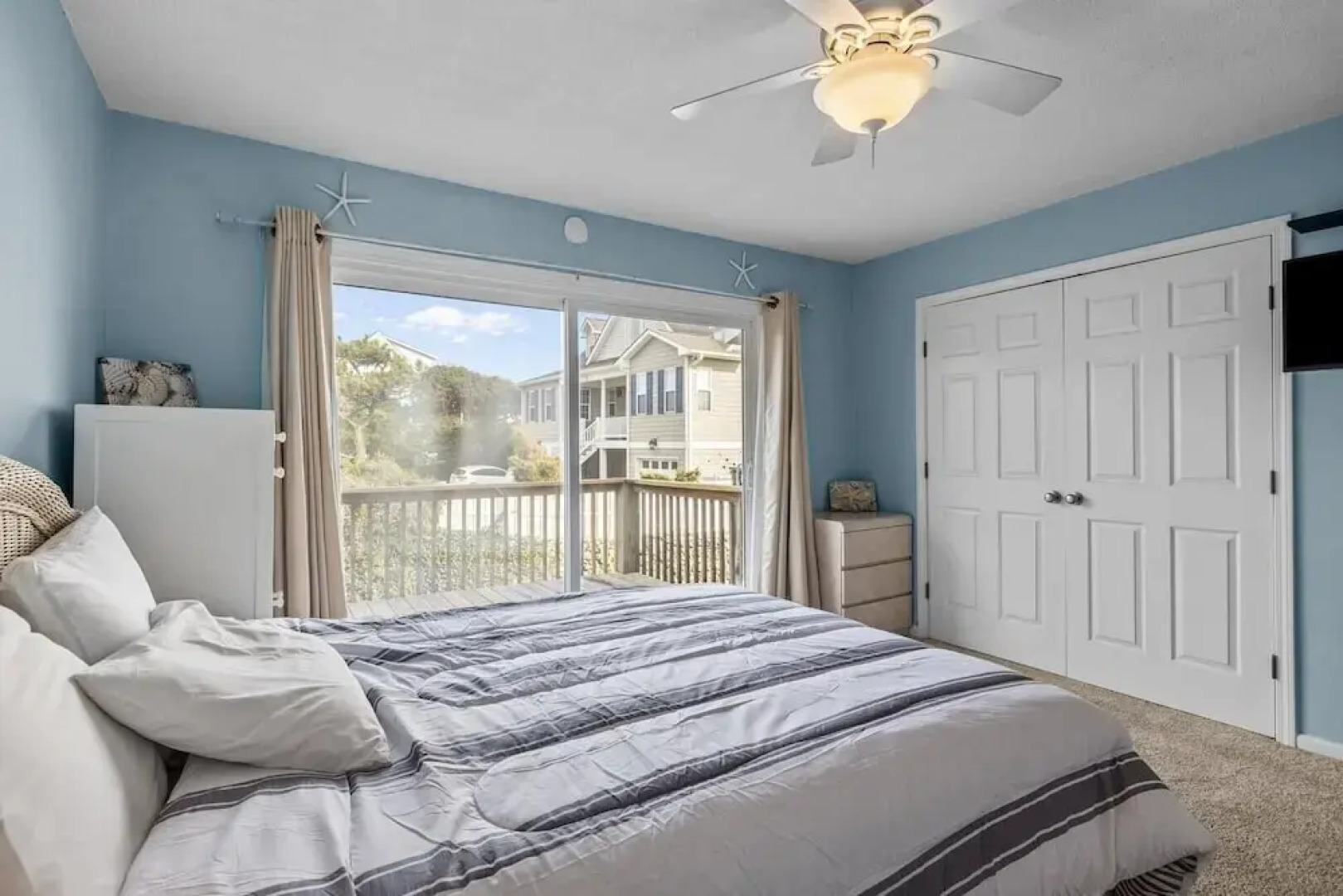 Sand Dollars & Sunshine 2 Bedroom Condo by Redawning