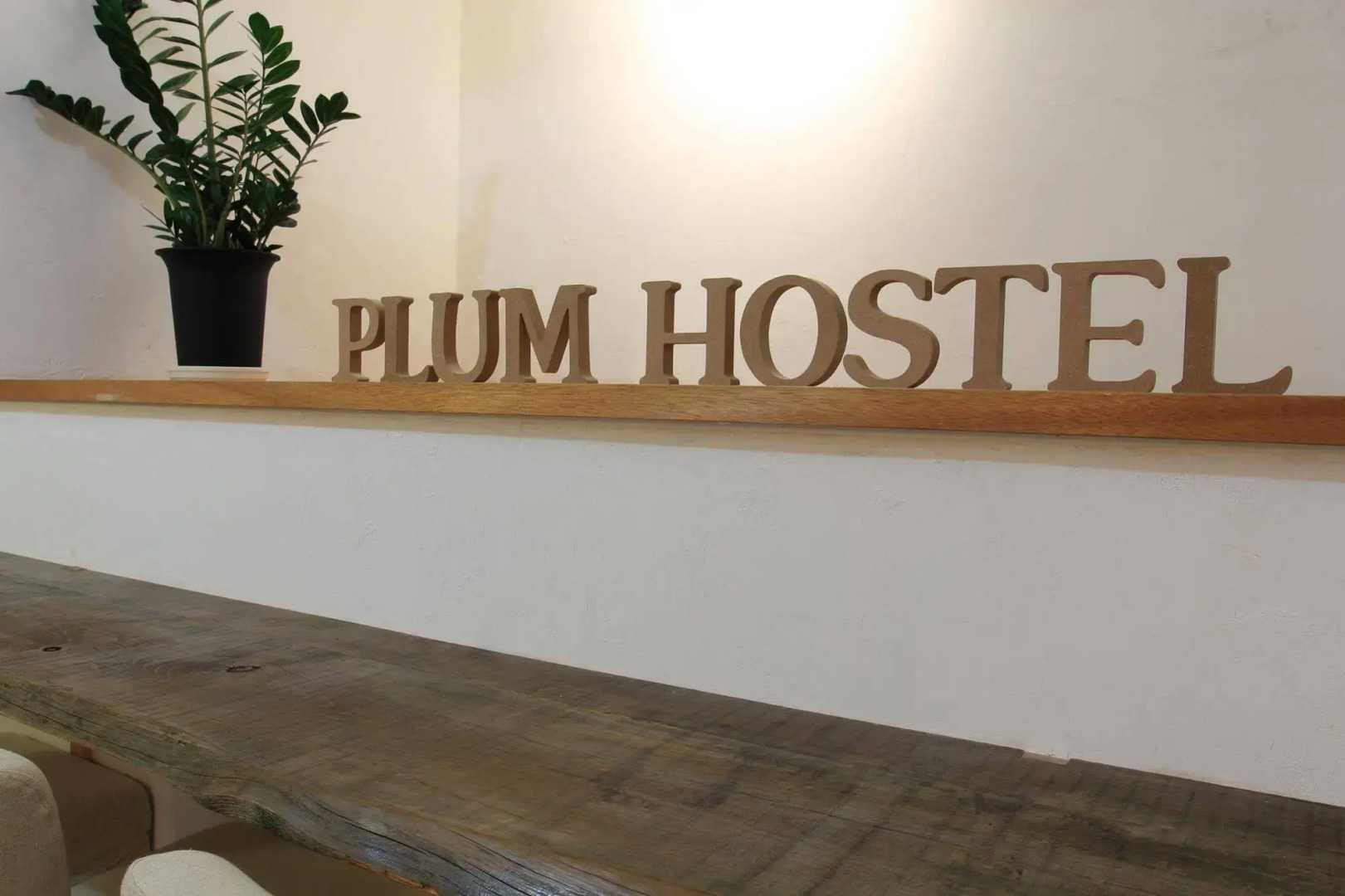 plumhostel