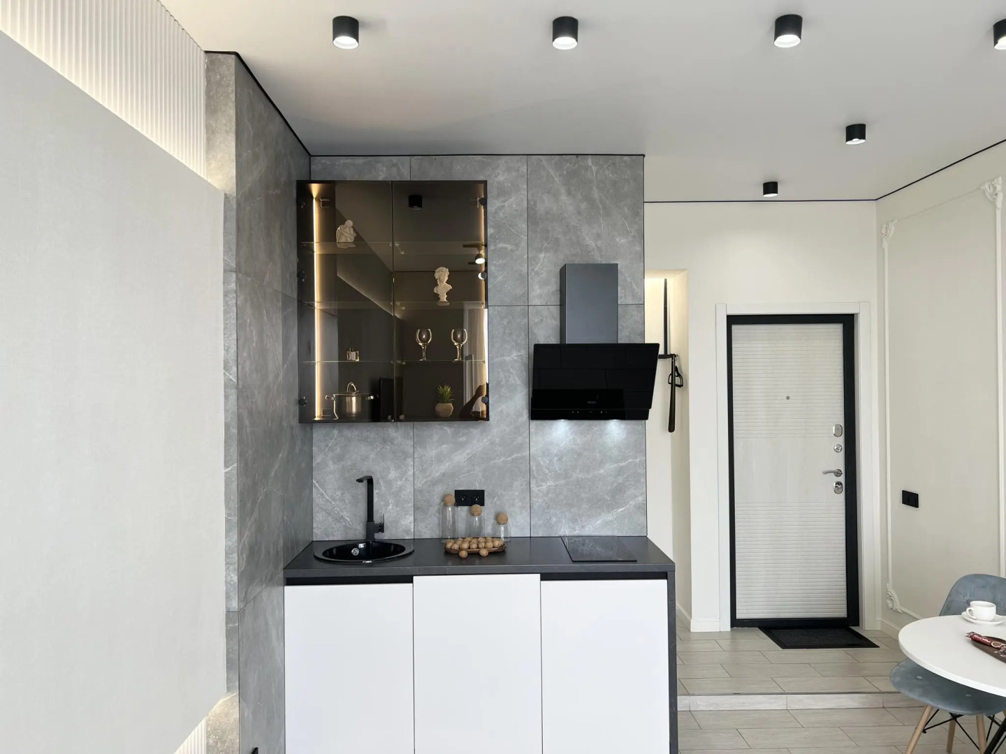 Live (Лайв) на улице Байзакова 131/1