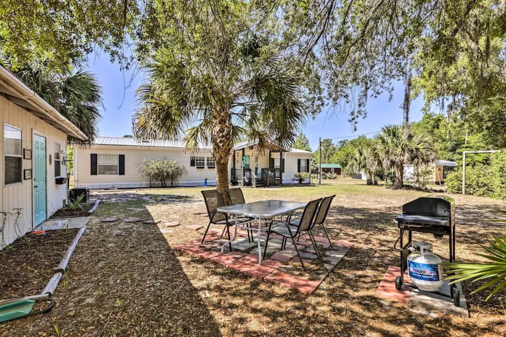 Steinhatchee Home w/ Boat Parking: 1 Mi to Marina