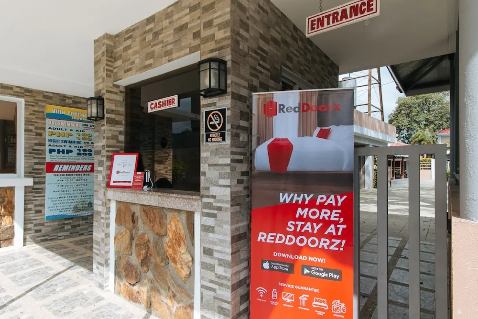 RedDoorz Premium @ Trece Indang Road