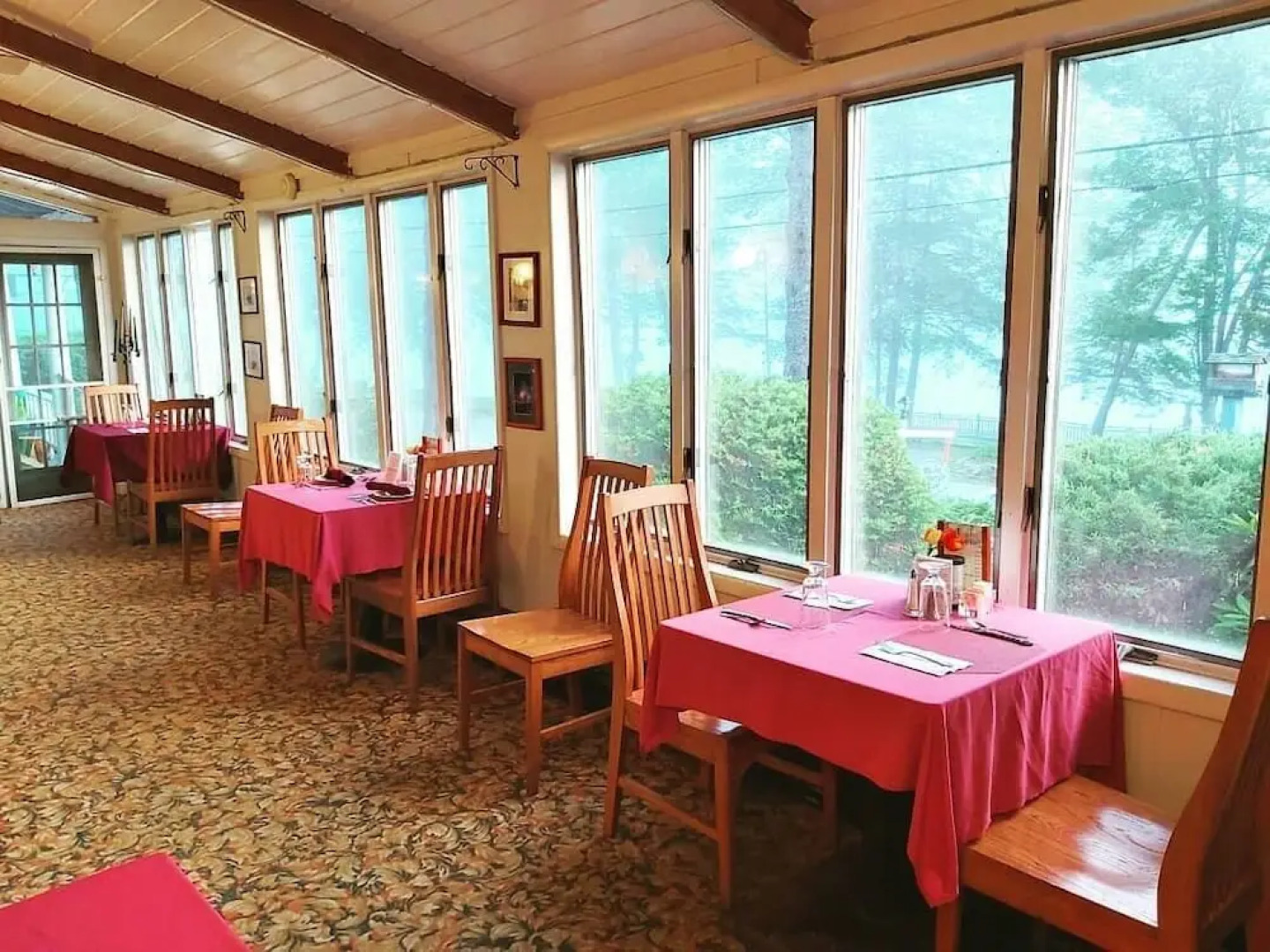 Inn at Starlight Lake & Restaurant