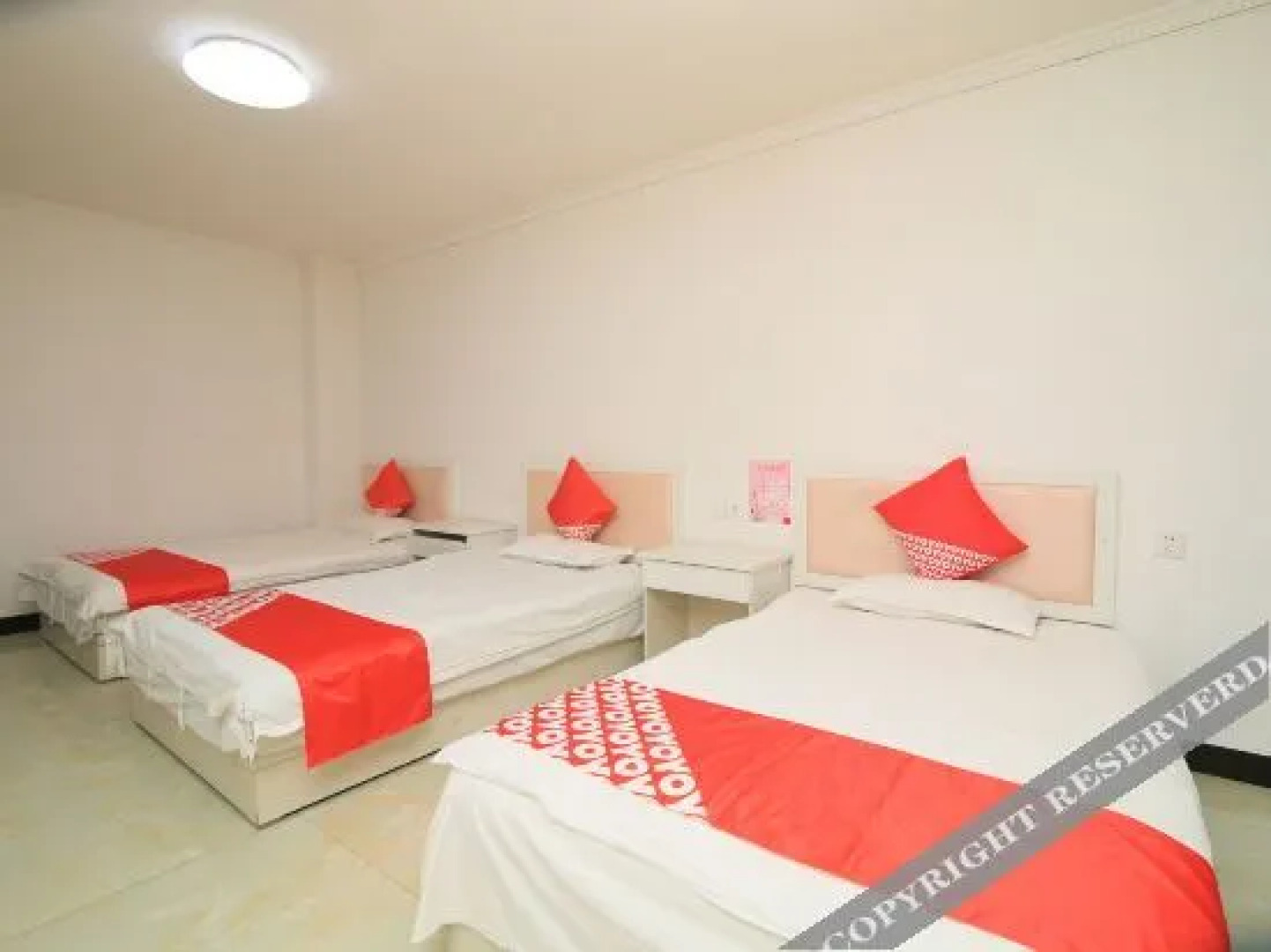 OYO Hongsheng Inn (Tengzhou Bus Terminal Xinghua Village Market Branch)