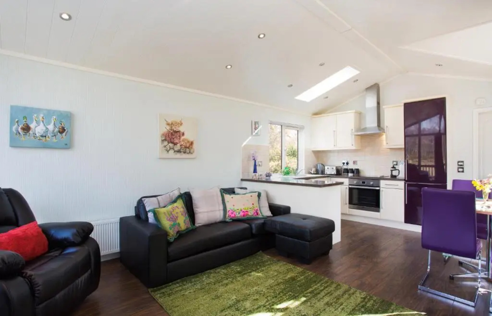 2-bed Cottage With Hot Tub at Loch Achilty, Nc500