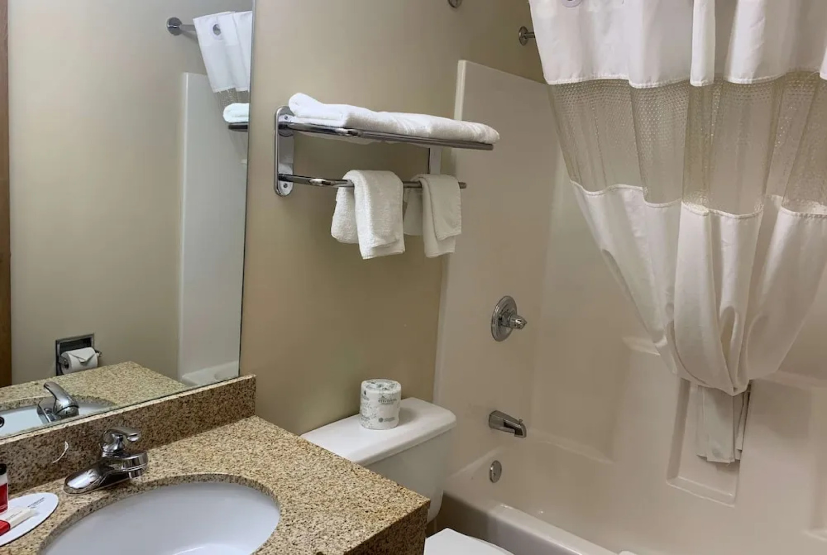 Super 8 By Wyndham Liverpool/Clay/Syracuse Area