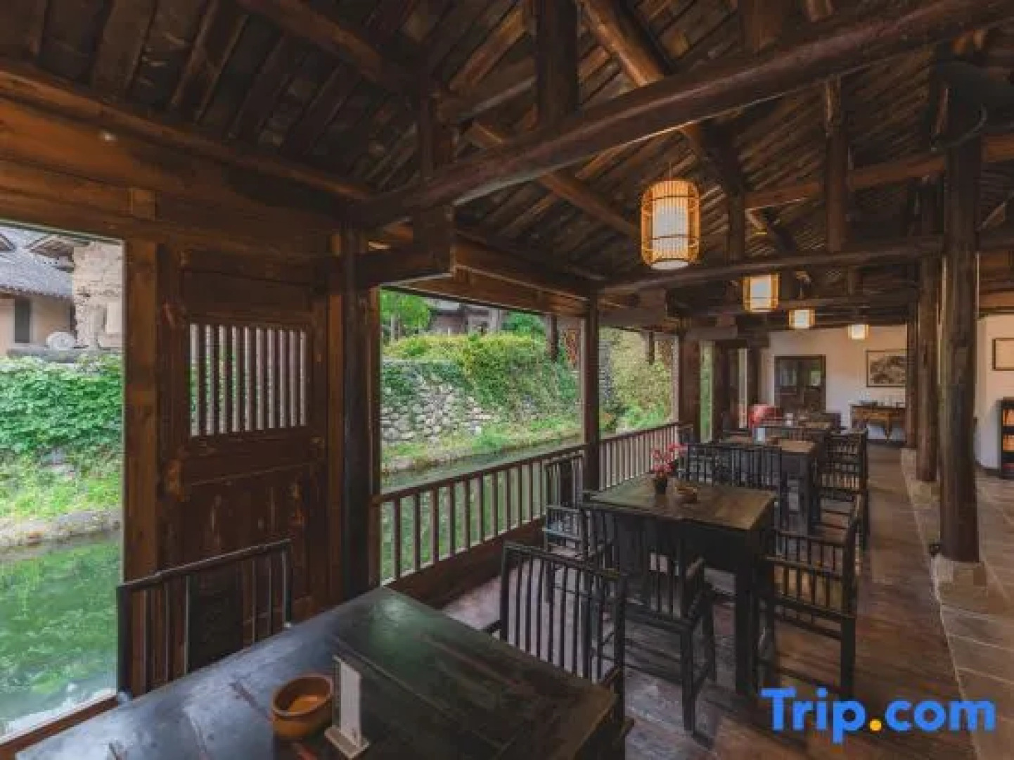 Qujia Courtyard Guesthouse