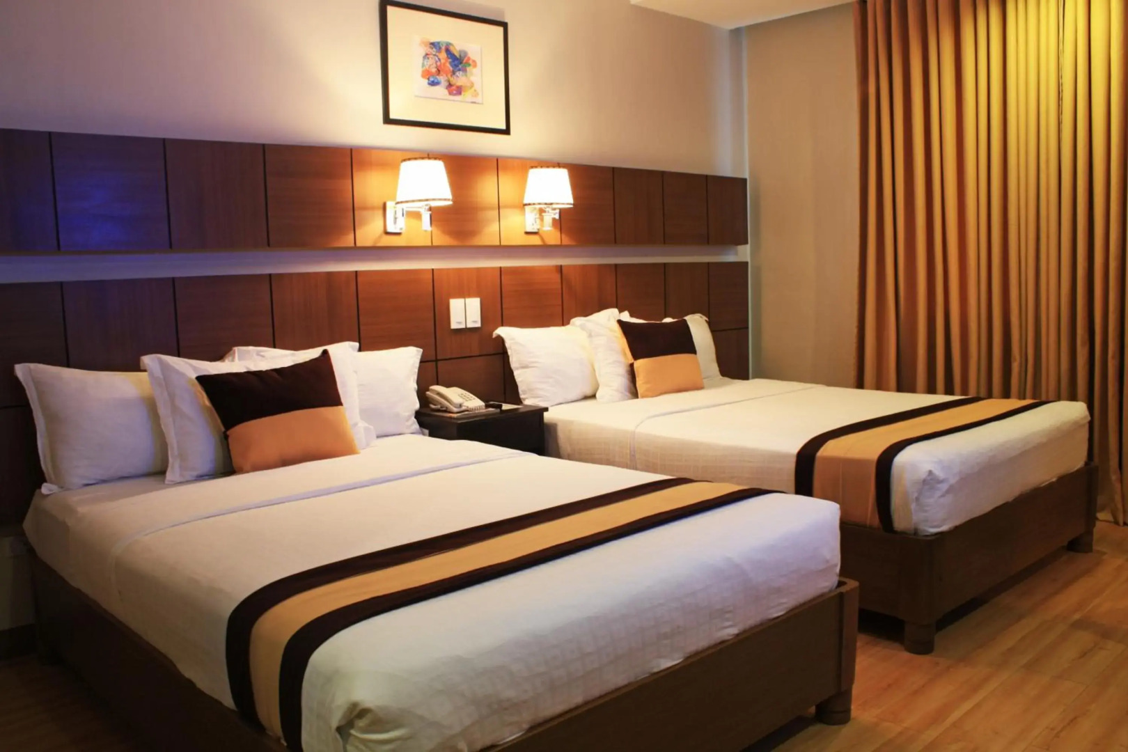 The Pinnacle Hotel and Suites