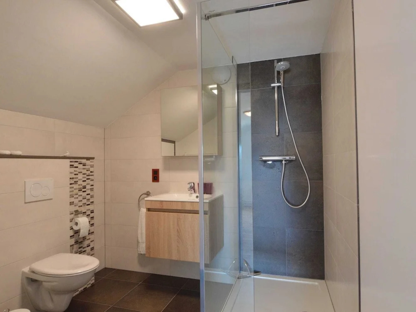 Spacious Apartment in Weywertz with Private Garden