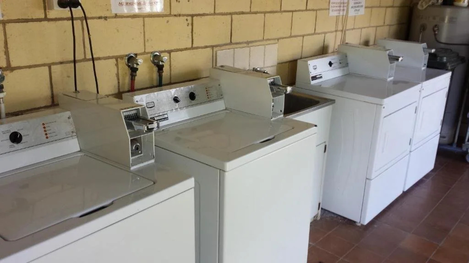 Bushchooks Travellers Village