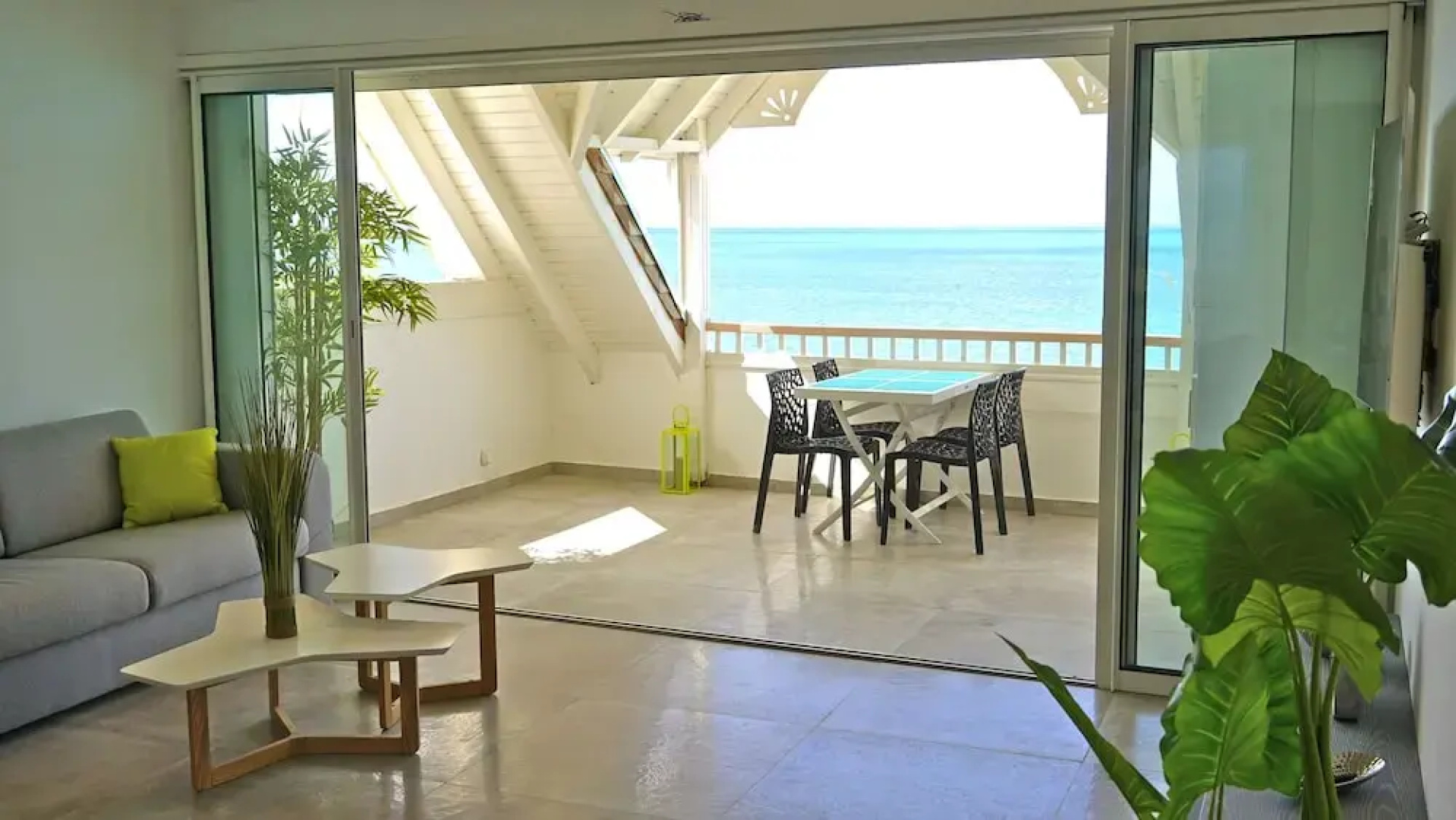 Grand Case Beachfront Apartment