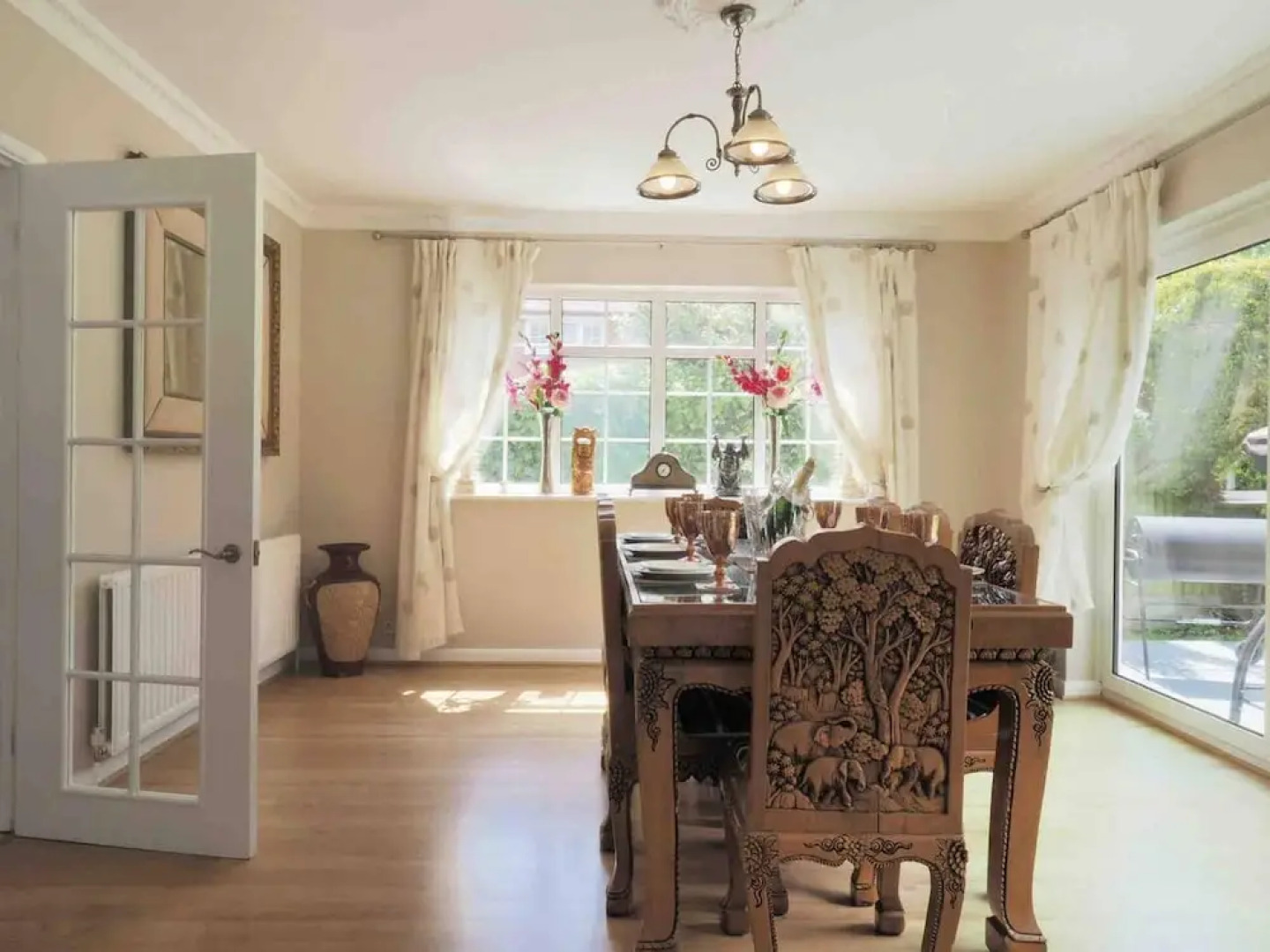 Inviting 7-bed House With sea Views in Hythe