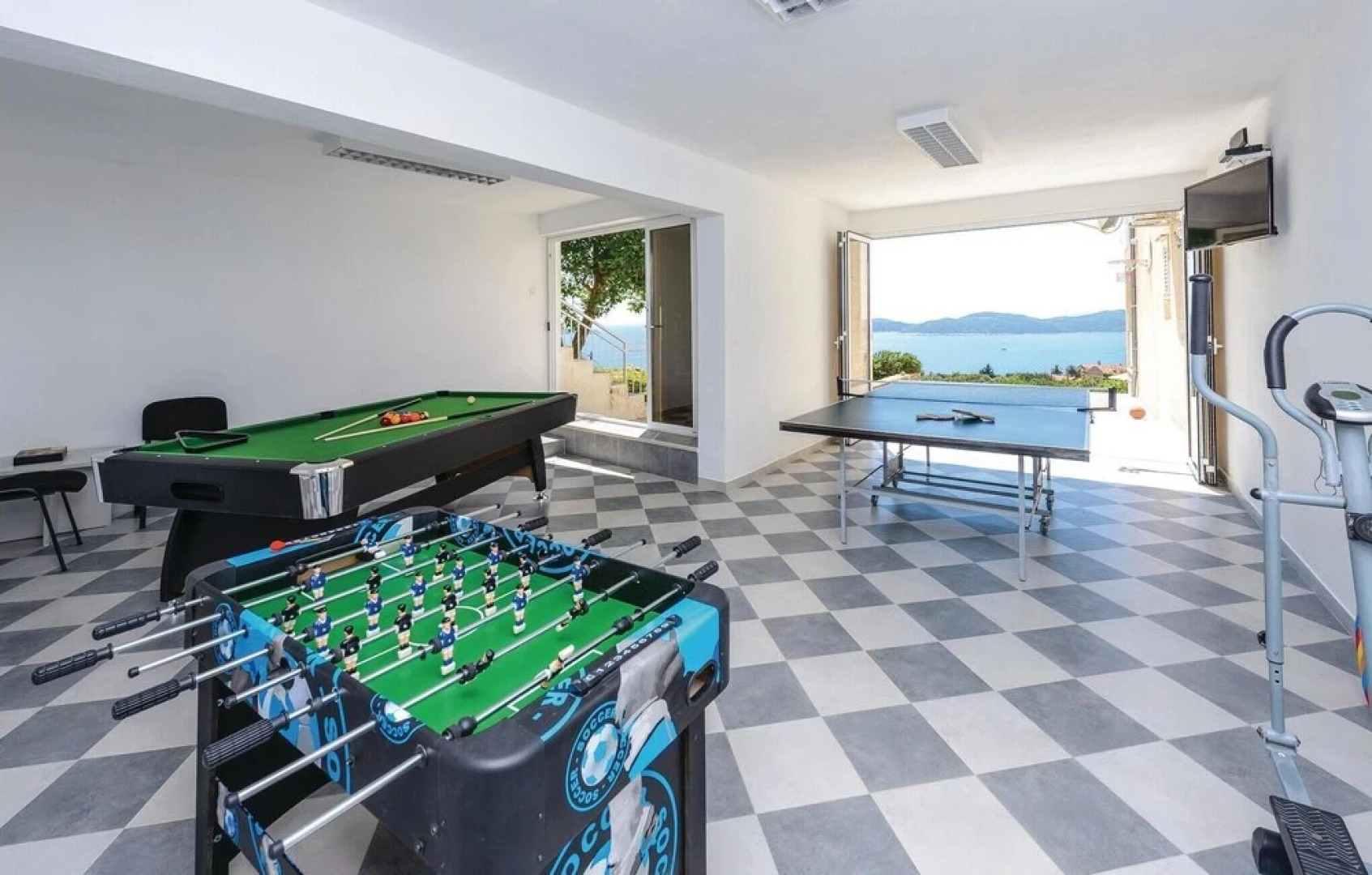 Awesome Home in Trsteno With Wifi and 7 Bedrooms