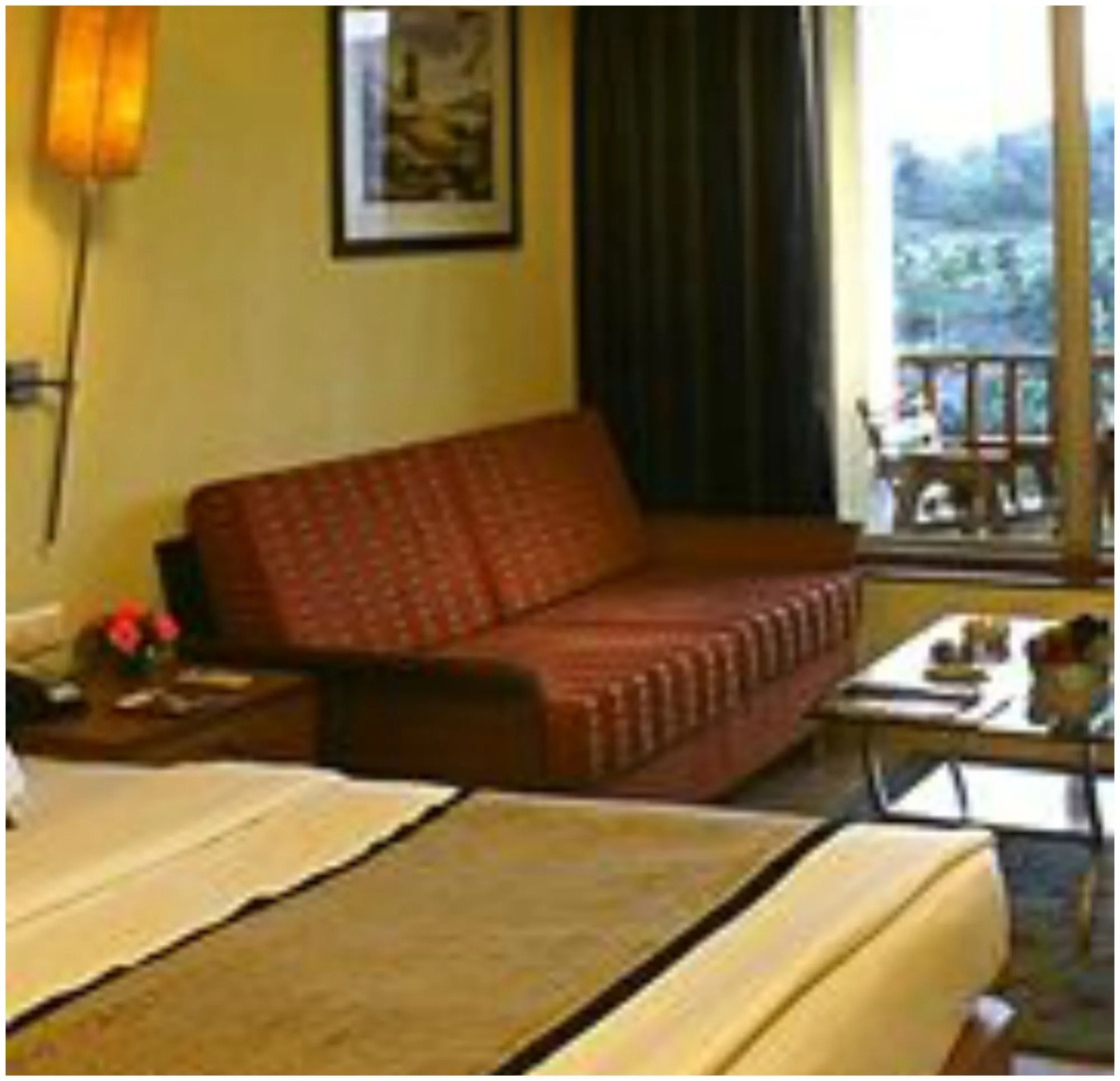 Fariyas Resort Lonavala