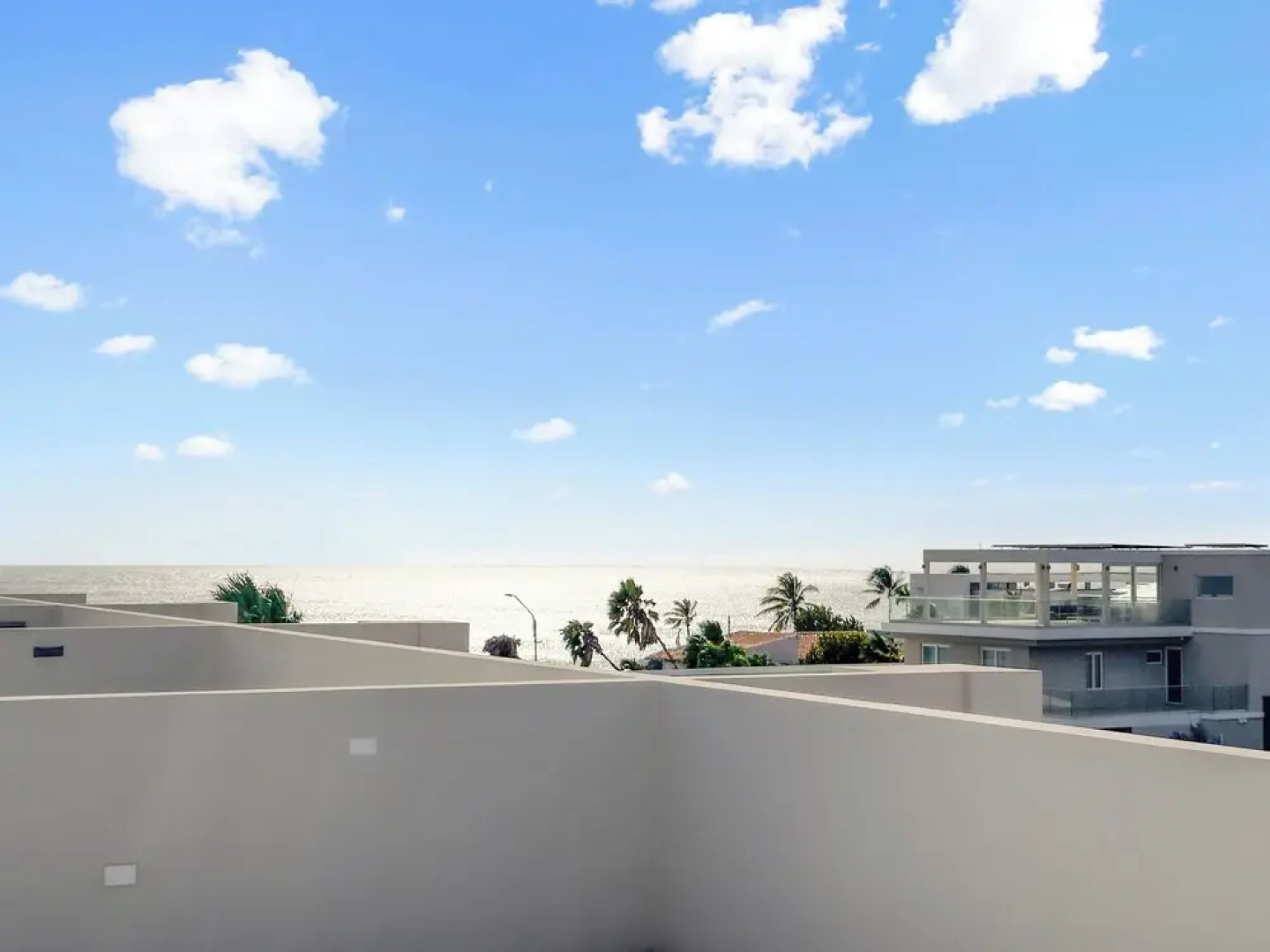 Catalina Residence Apt 3 - L.g. Smith Boulevard 546-j