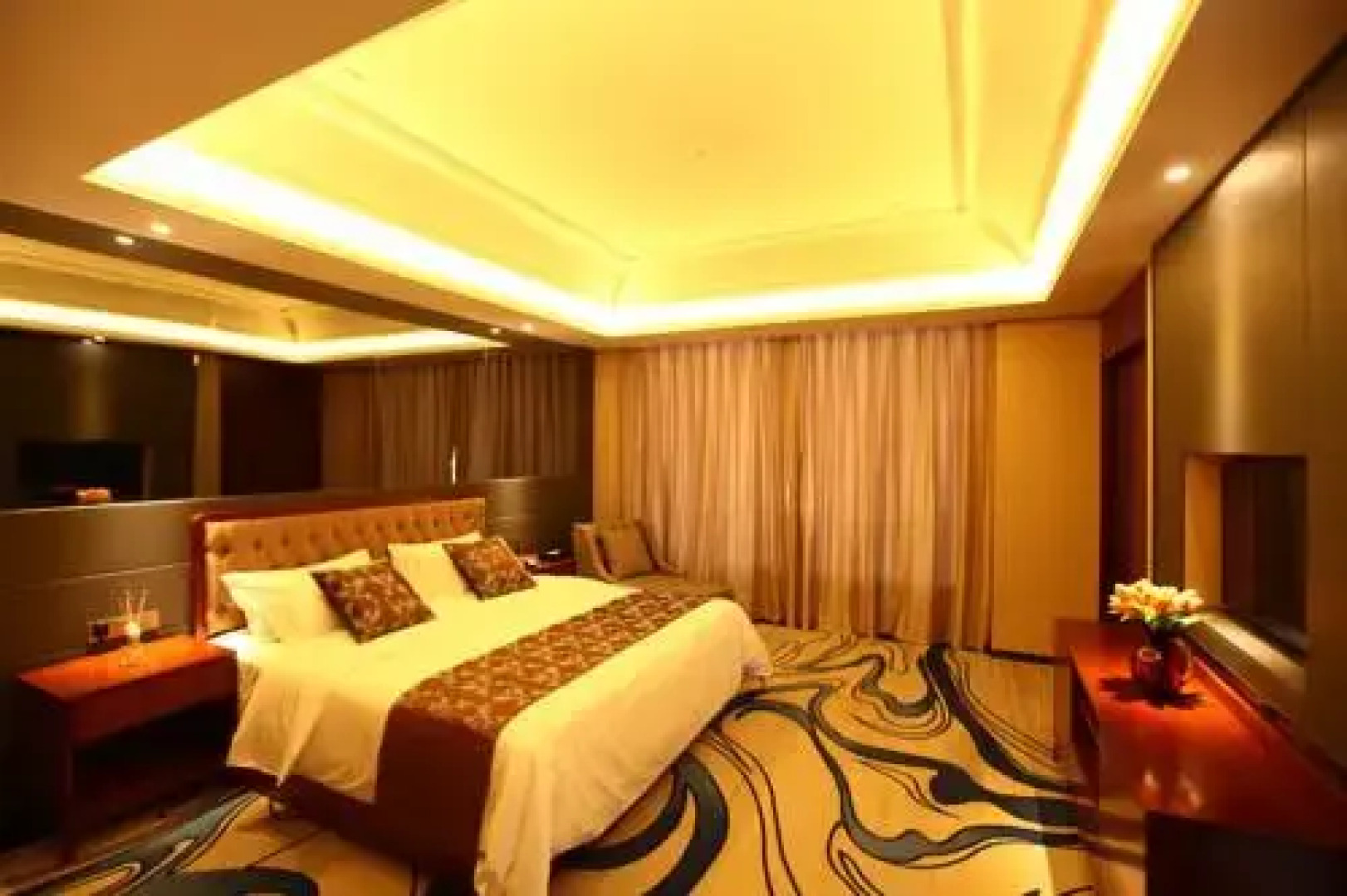 Longyue International Hotel