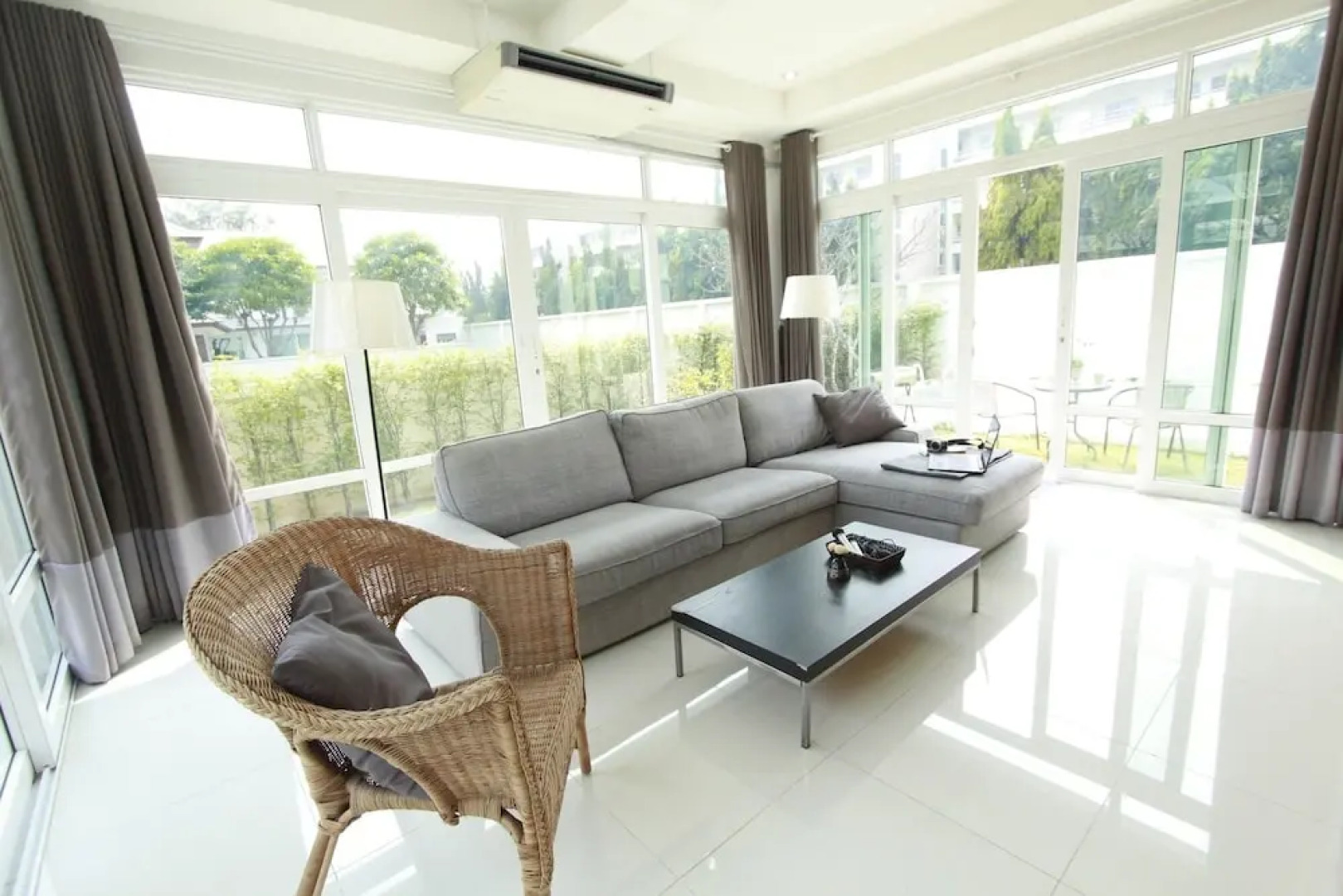 AnB Pool Villa 4BR Beachfront in Pattaya