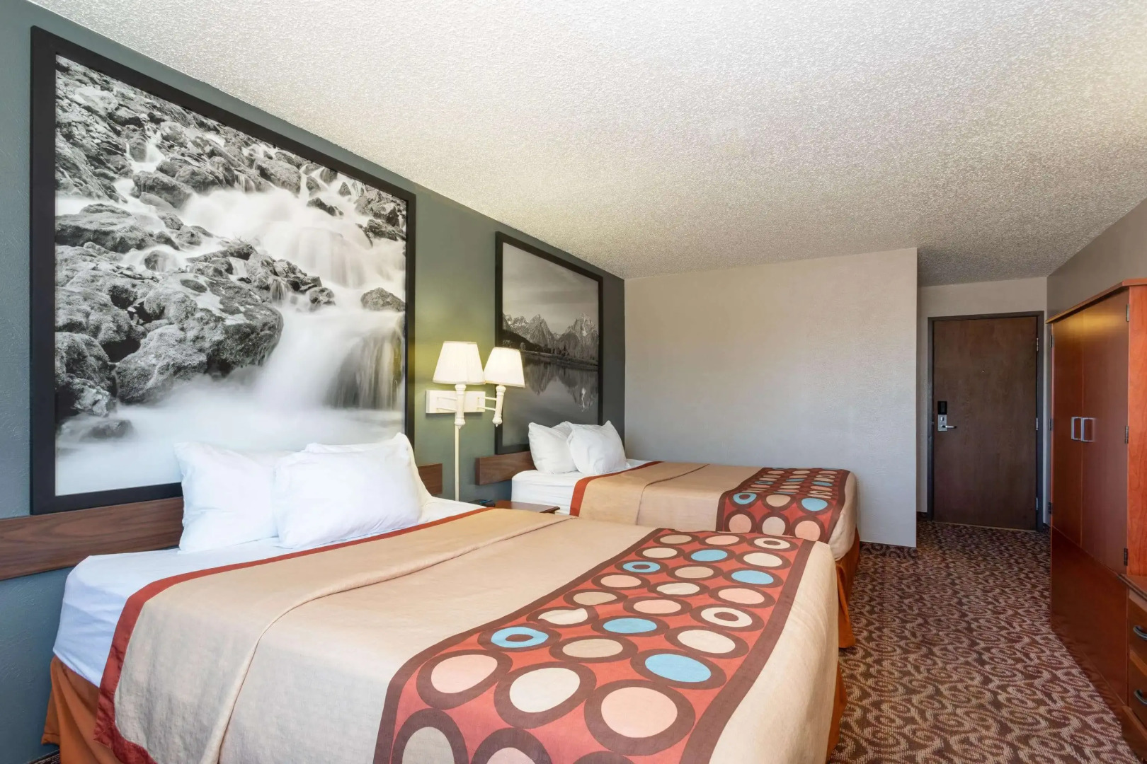 Super 8 by Wyndham Gillette