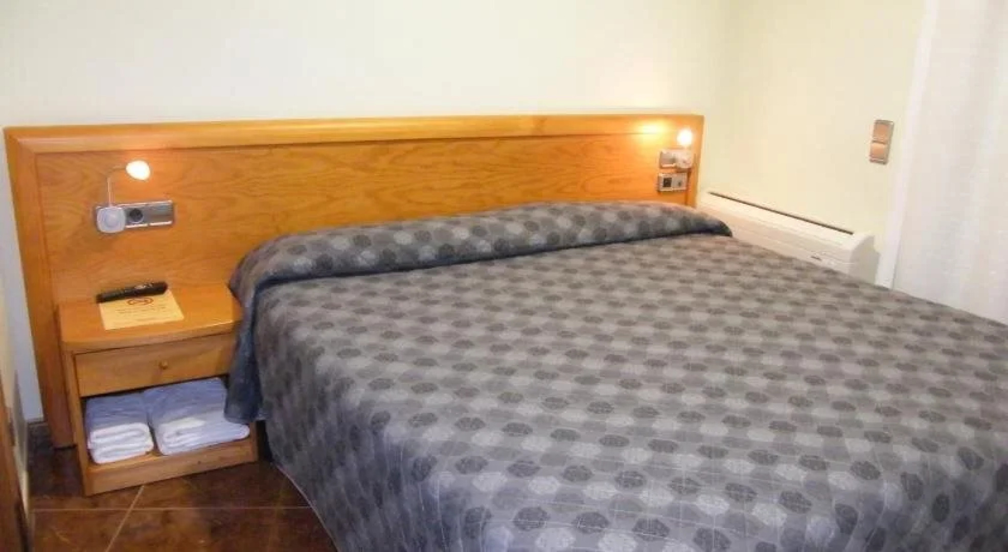 Amolls Restaurant i Habitacions