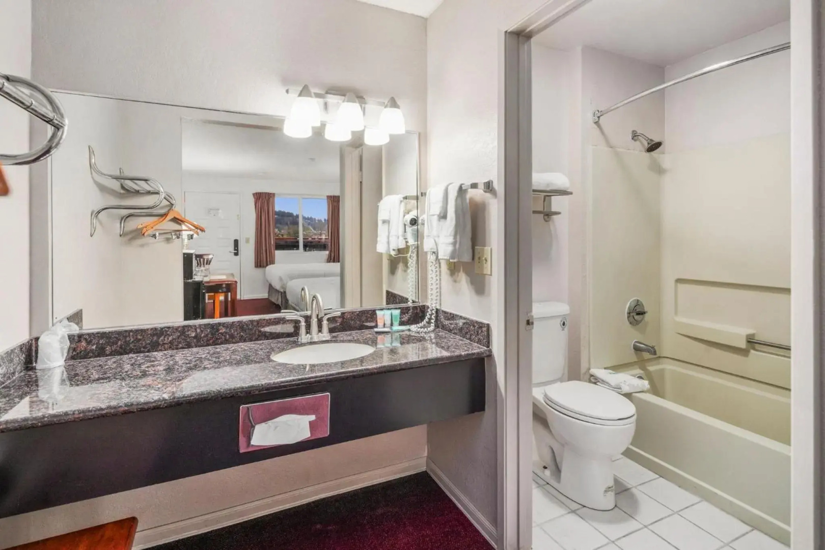 Inn at Lake Washington By OYO I-405