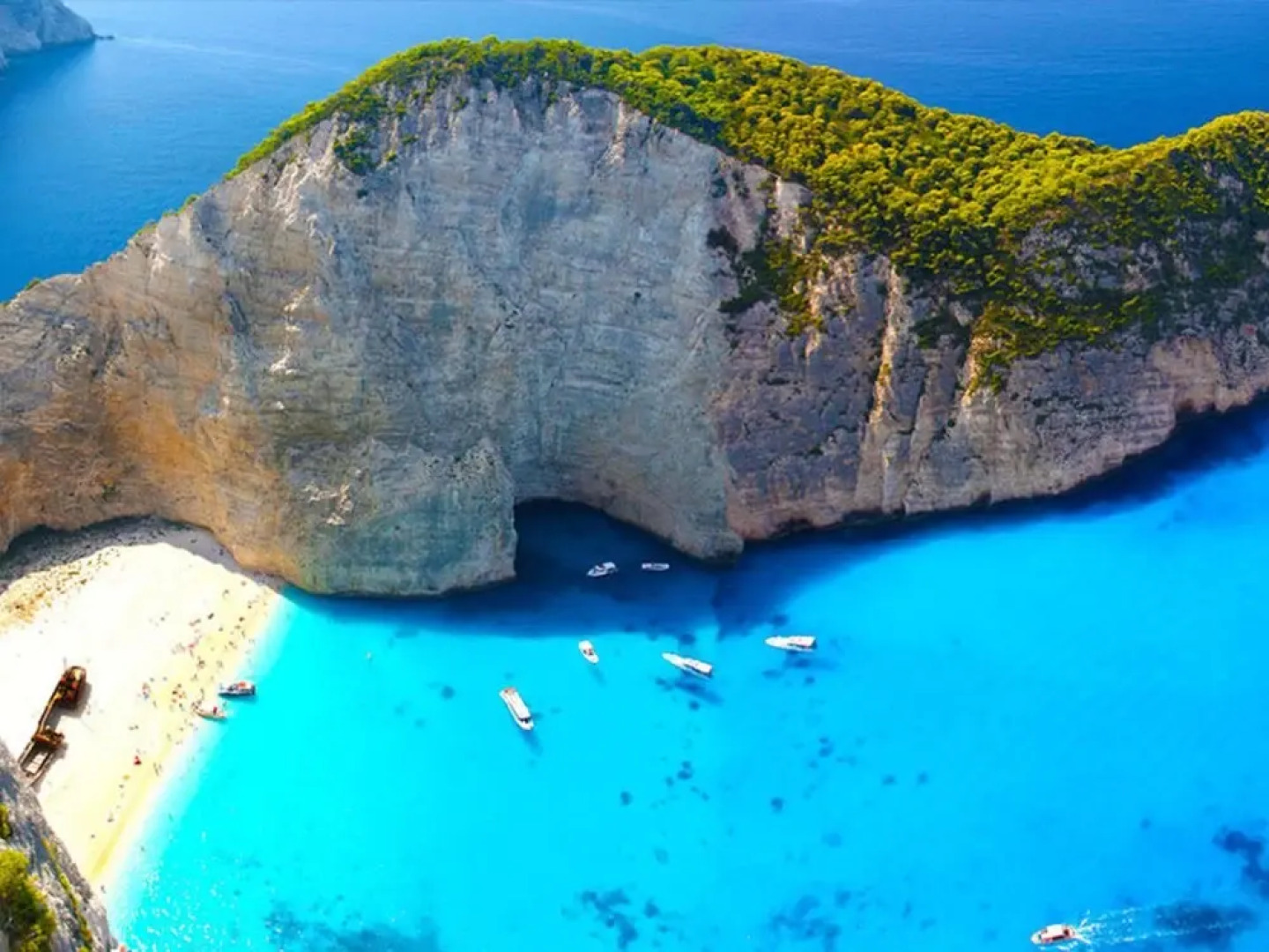 Stunning Villa in Galaro With Private Pool Near City Centre