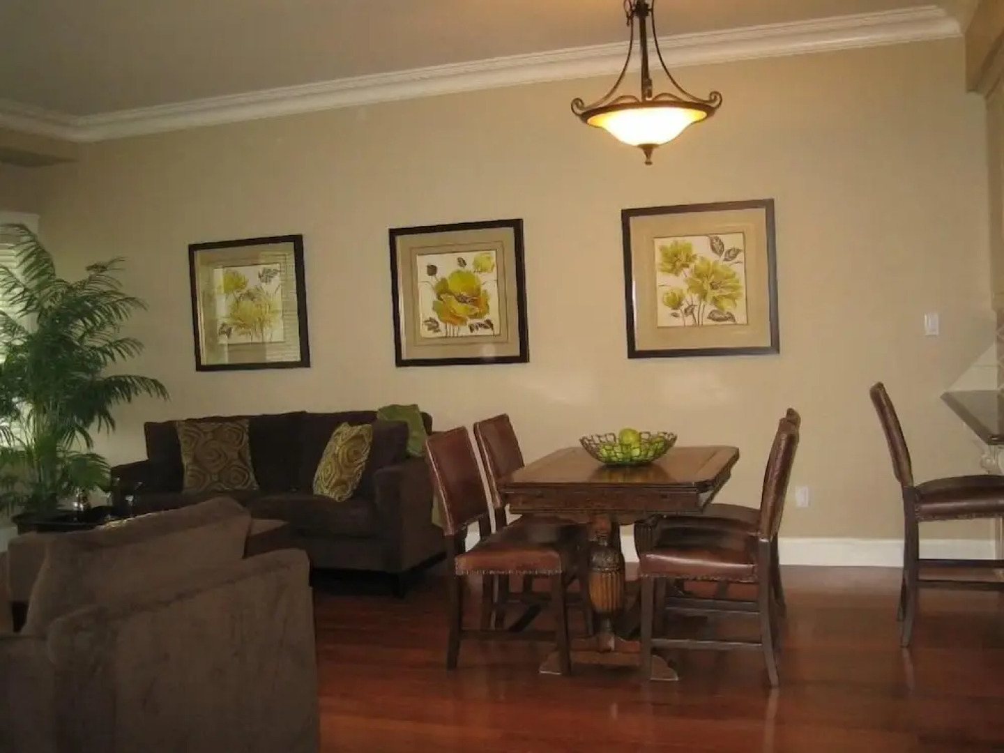 Crown Mansion Boutique Hotel & Villas