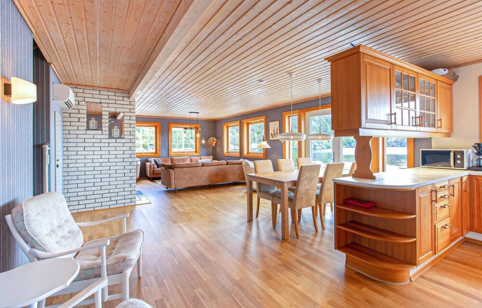 Nice Home in Farsund With 5 Bedrooms and Wifi