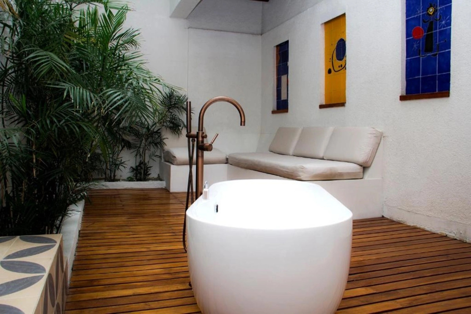 Country International Hotel