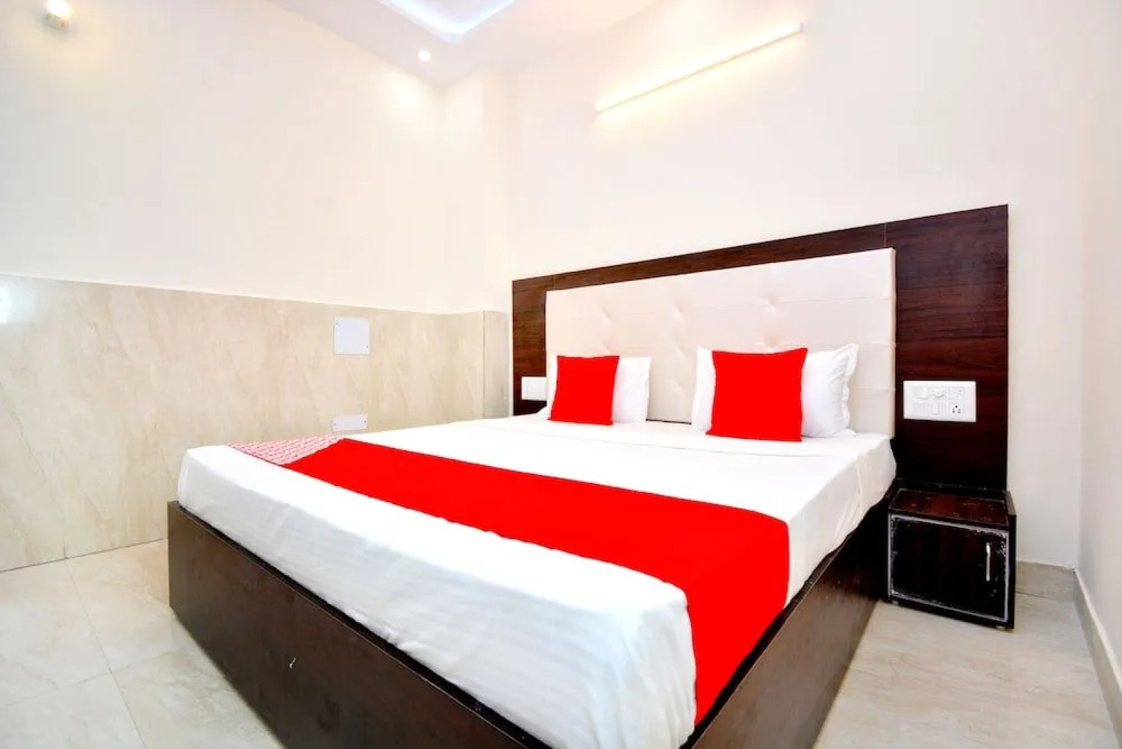 Oyo 29645 The Meridien