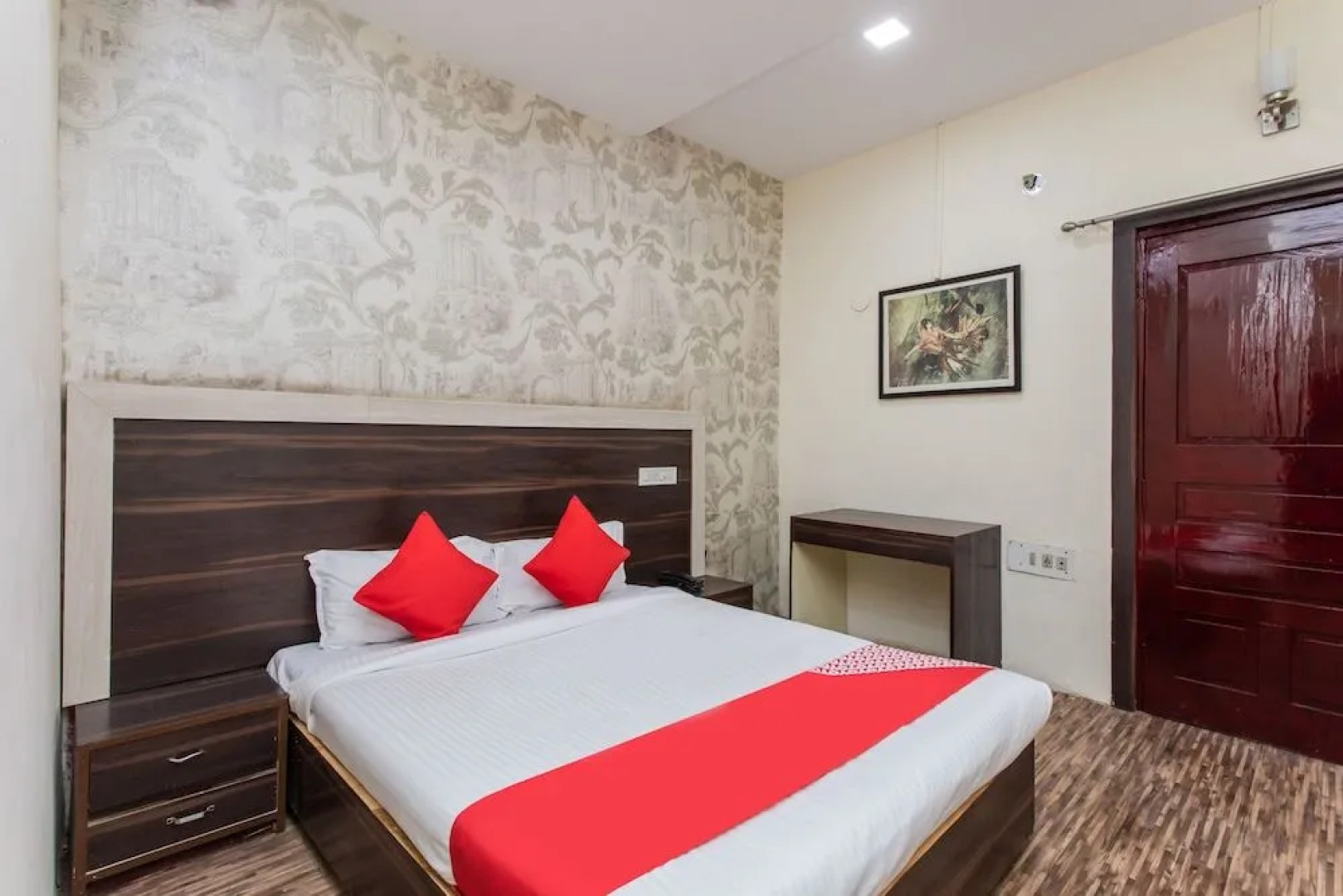 Oyo 24547 Hotel Vishwas Bar And Club Resort