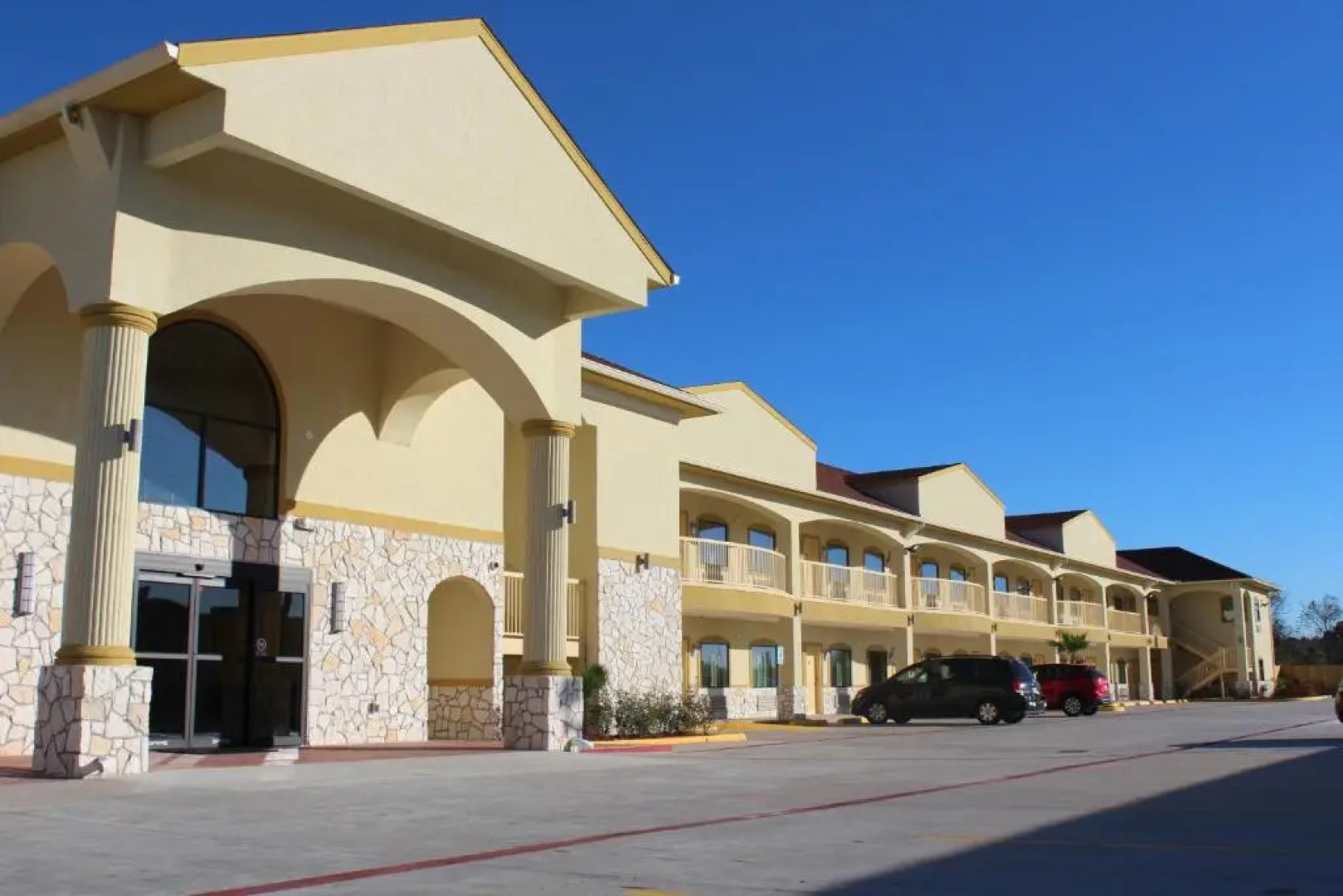 Express Inn & Suites - Bush Airport