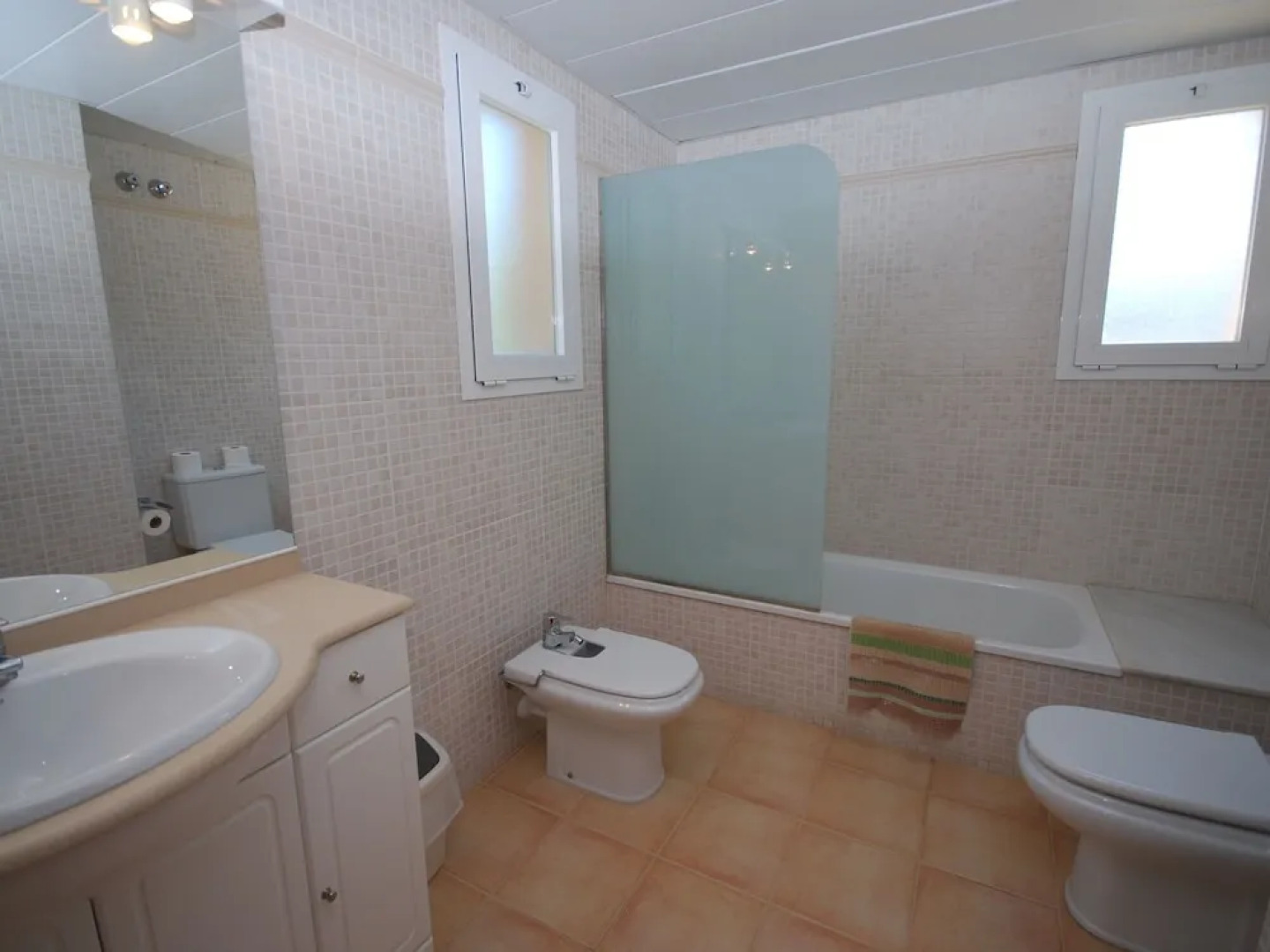 Beautiful Holiday Home With Dishwasher at 900m. From the sea